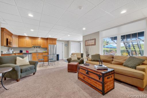 Mahopac, New York, 10541, United States, 4 Bedrooms Bedrooms, ,6 BathroomsBathrooms,Residential,Active,1945090
