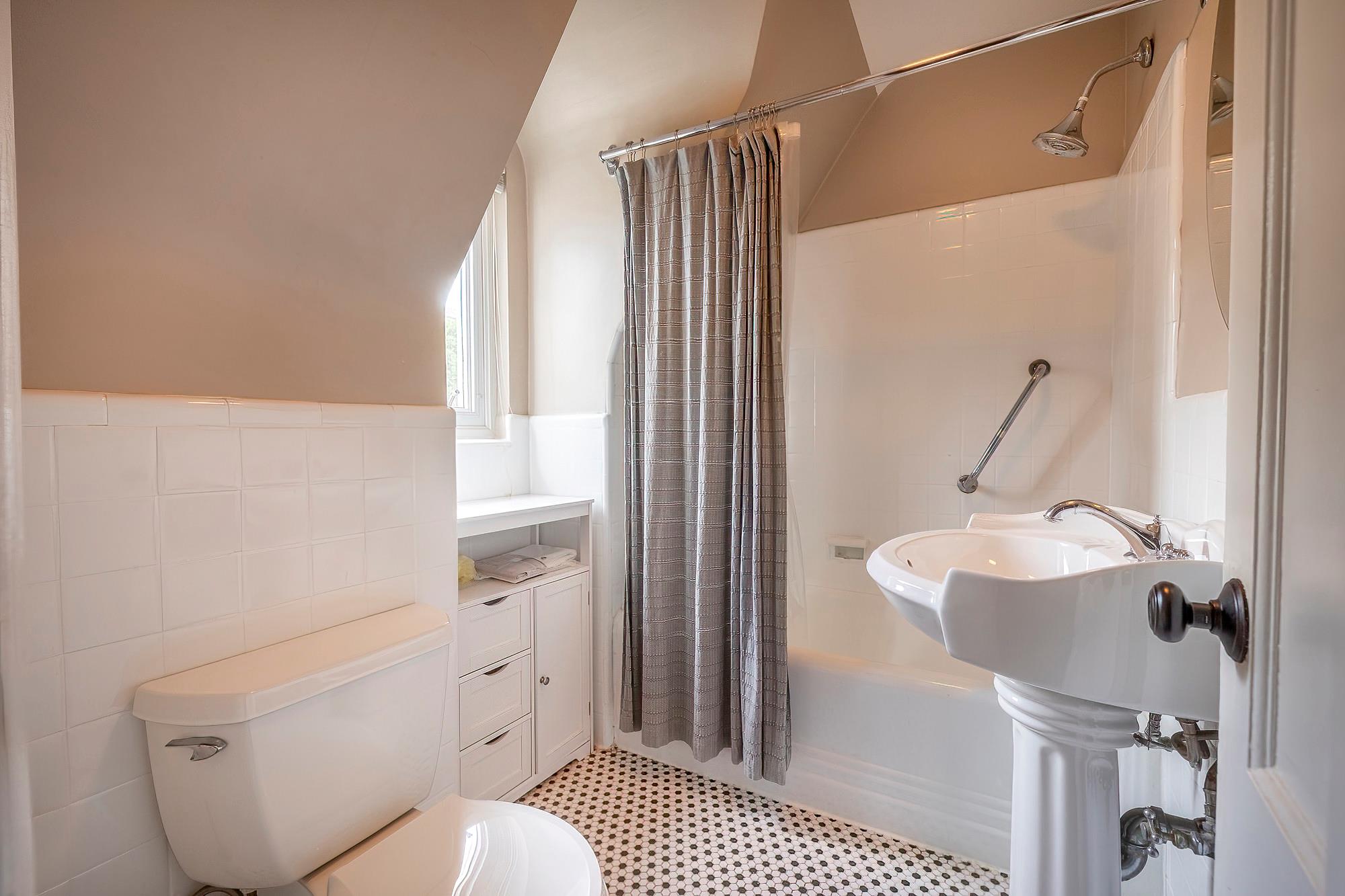 West Harrison, New York, 10604, United States, 4 Bedrooms Bedrooms, ,4 BathroomsBathrooms,Residential,Active,1798072