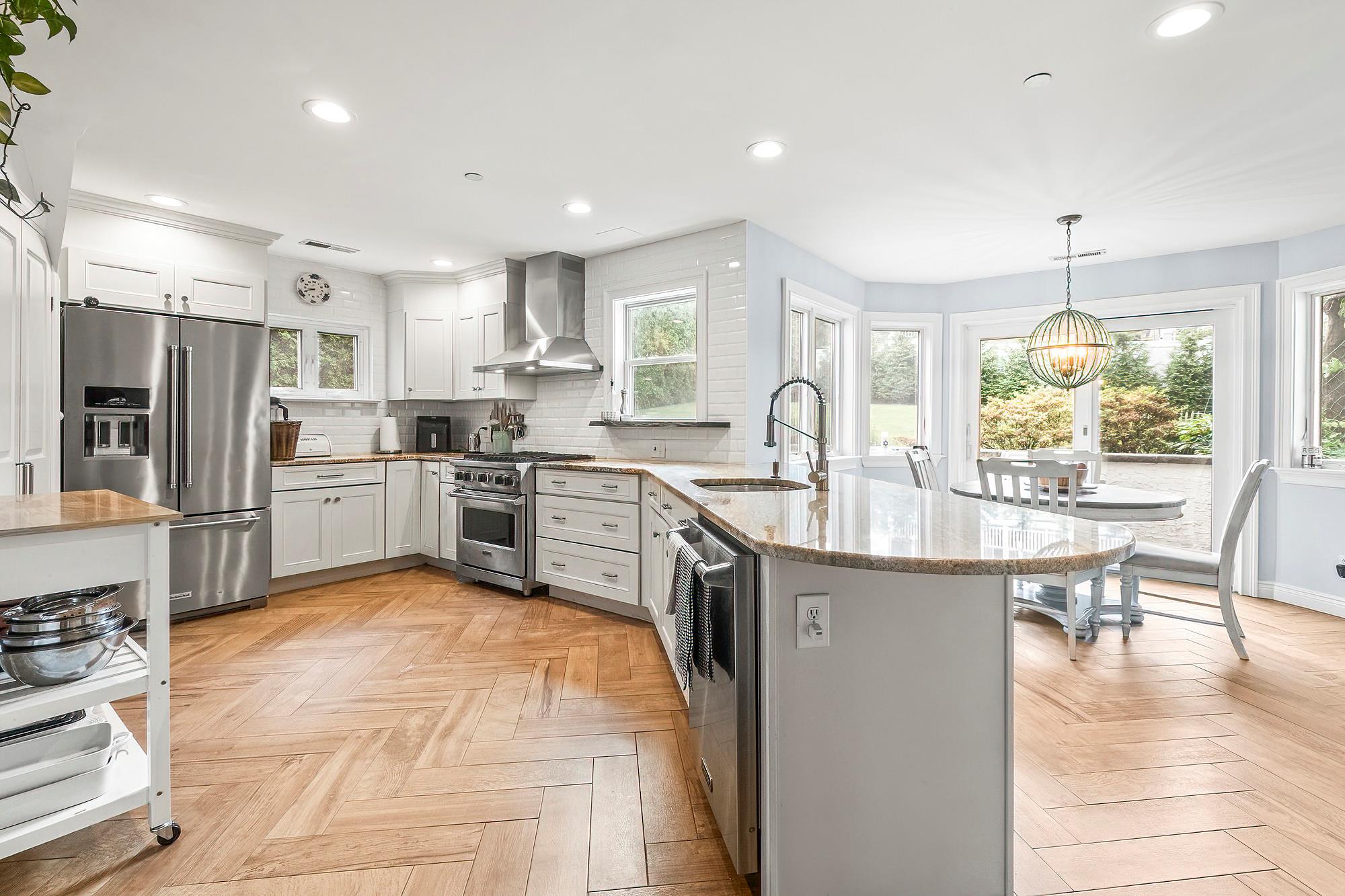 West Harrison, New York, 10604, United States, 4 Bedrooms Bedrooms, ,4 BathroomsBathrooms,Residential,Active,1798072