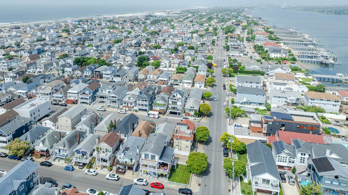 Long Beach, New York, 11561, United States, 4 Bedrooms Bedrooms, ,3 BathroomsBathrooms,Residential,Active,2008919