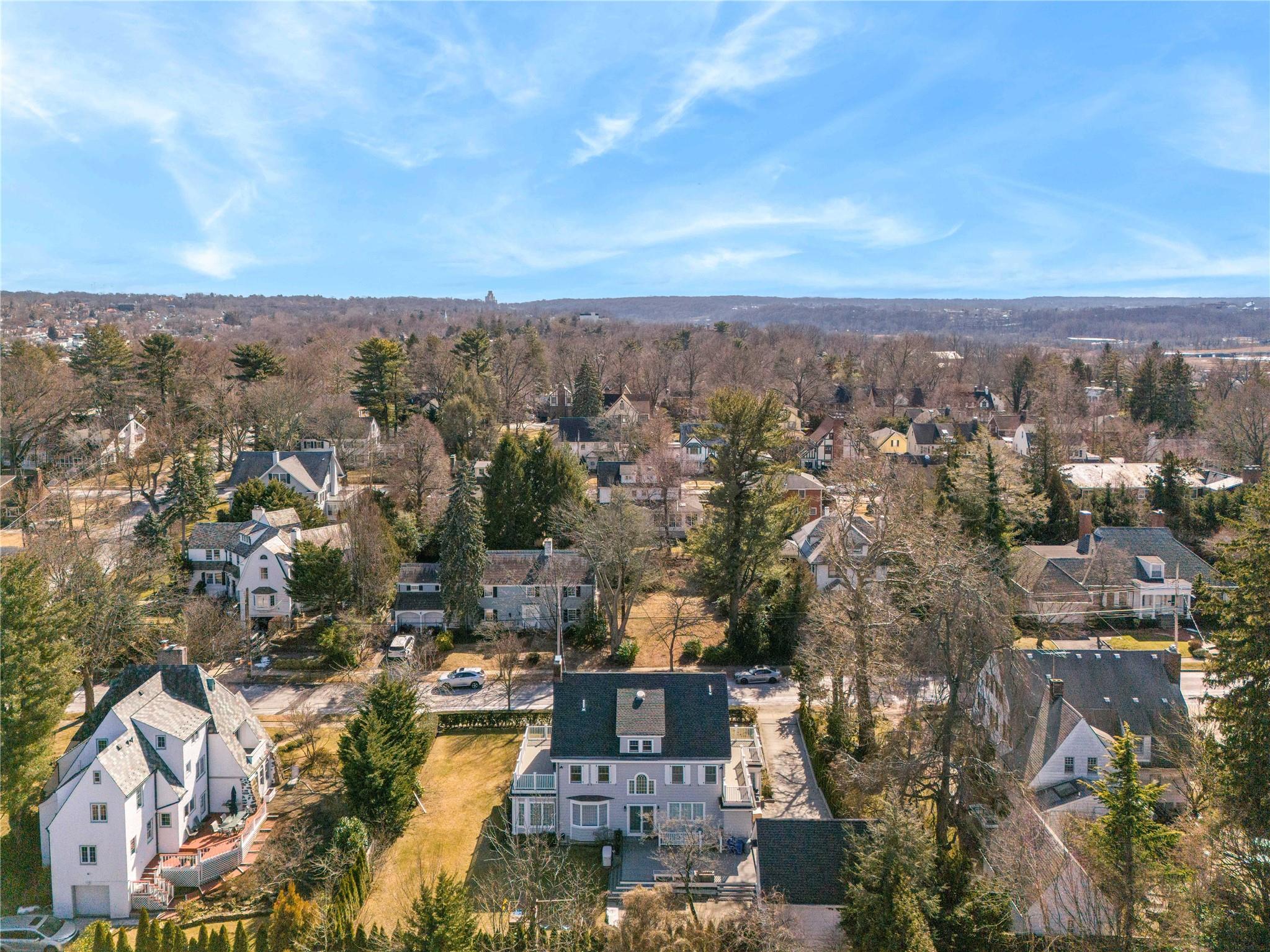 Douglaston, New York, 11363, United States, ,5 BathroomsBathrooms,Residential,Active,1741588