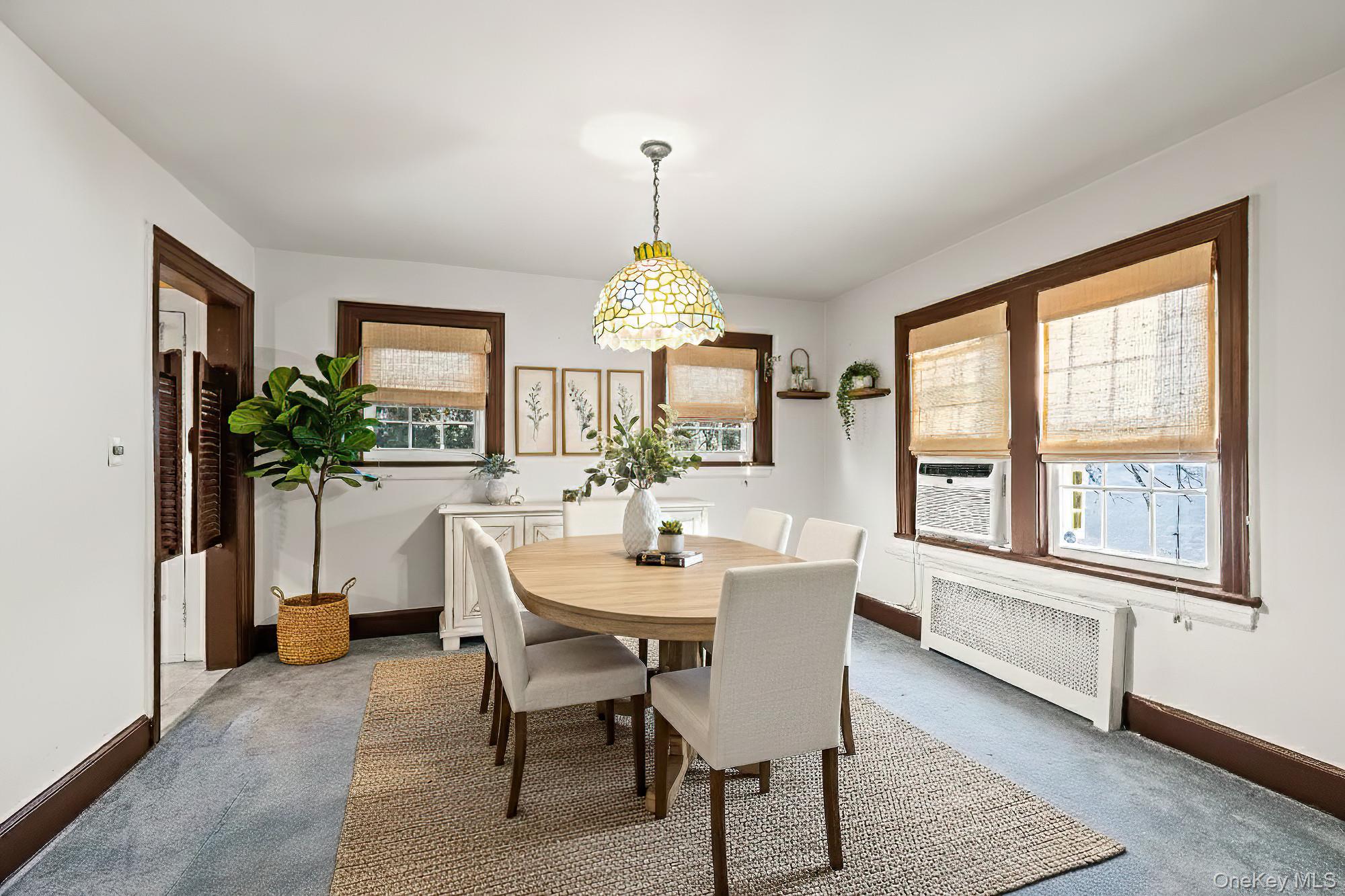 Scarsdale, New York, 10583, United States, 3 Bedrooms Bedrooms, ,2 BathroomsBathrooms,Residential,Pending,2007107