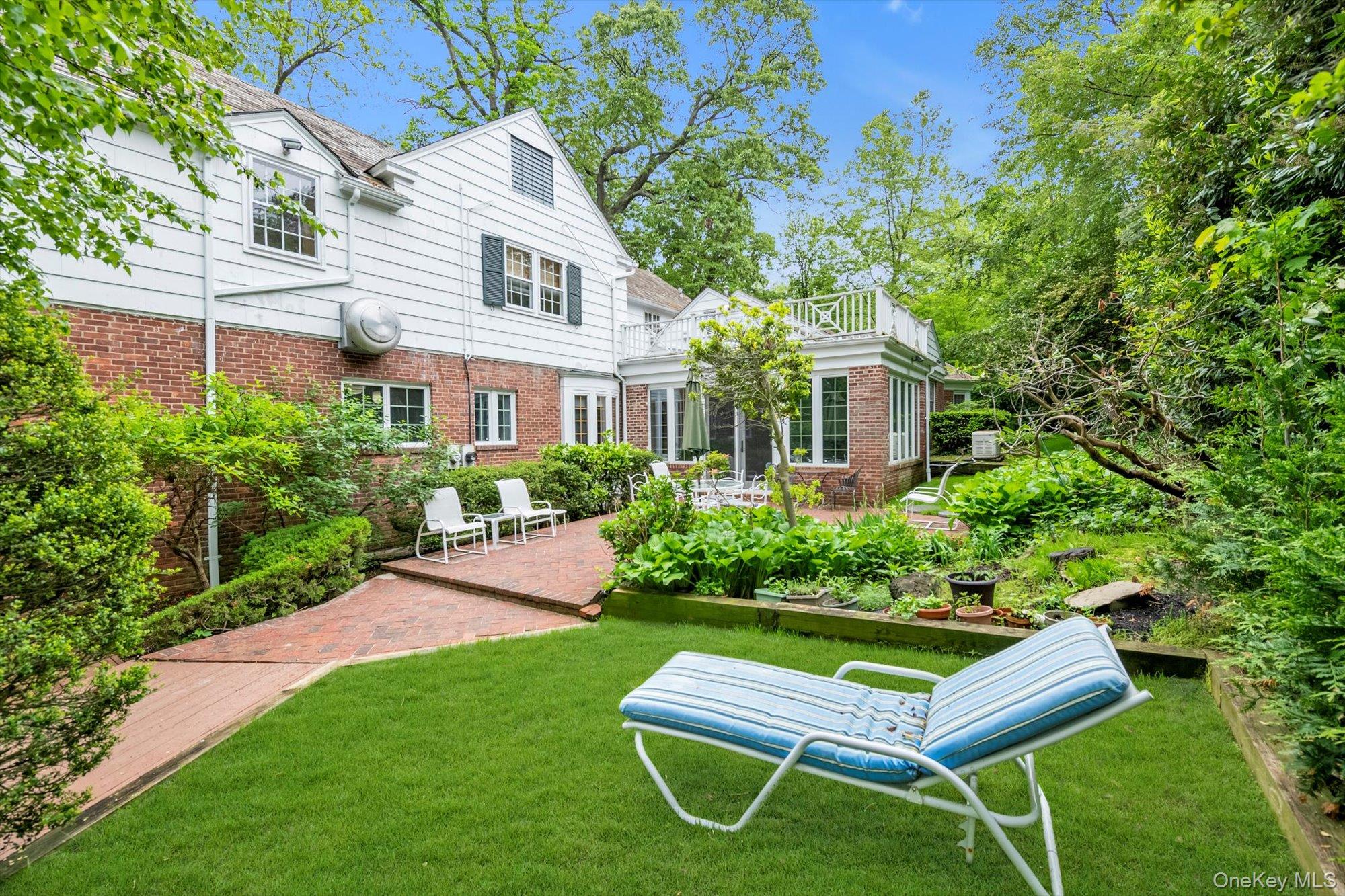 Great Neck, New York, 11021, United States, 5 Bedrooms Bedrooms, ,6 BathroomsBathrooms,Residential,Active,1824539
