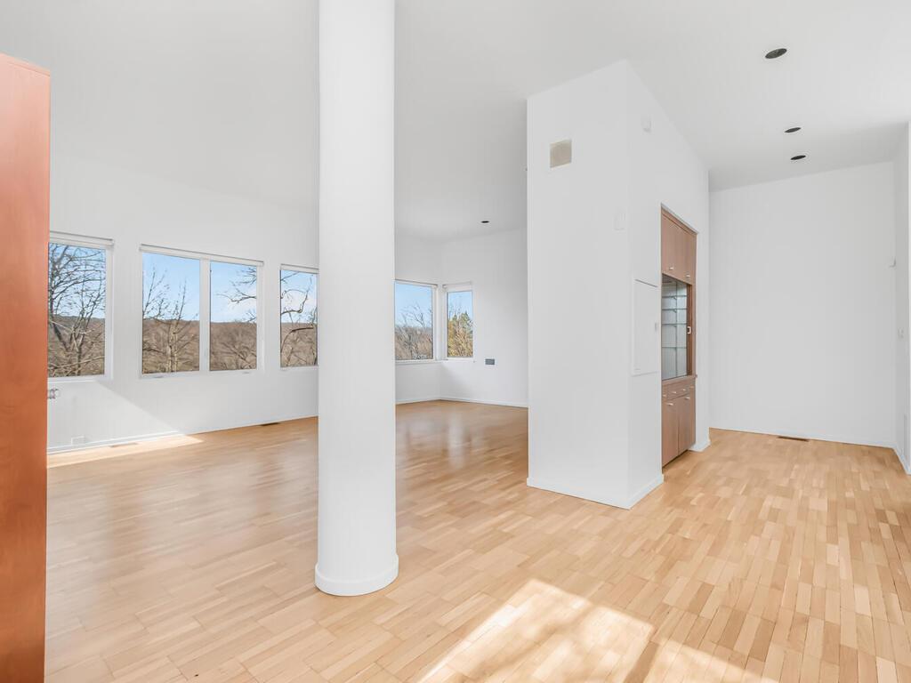 Bronx, New York, 10471, United States, 4 Bedrooms Bedrooms, ,3 BathroomsBathrooms,Residential,Active,1764906