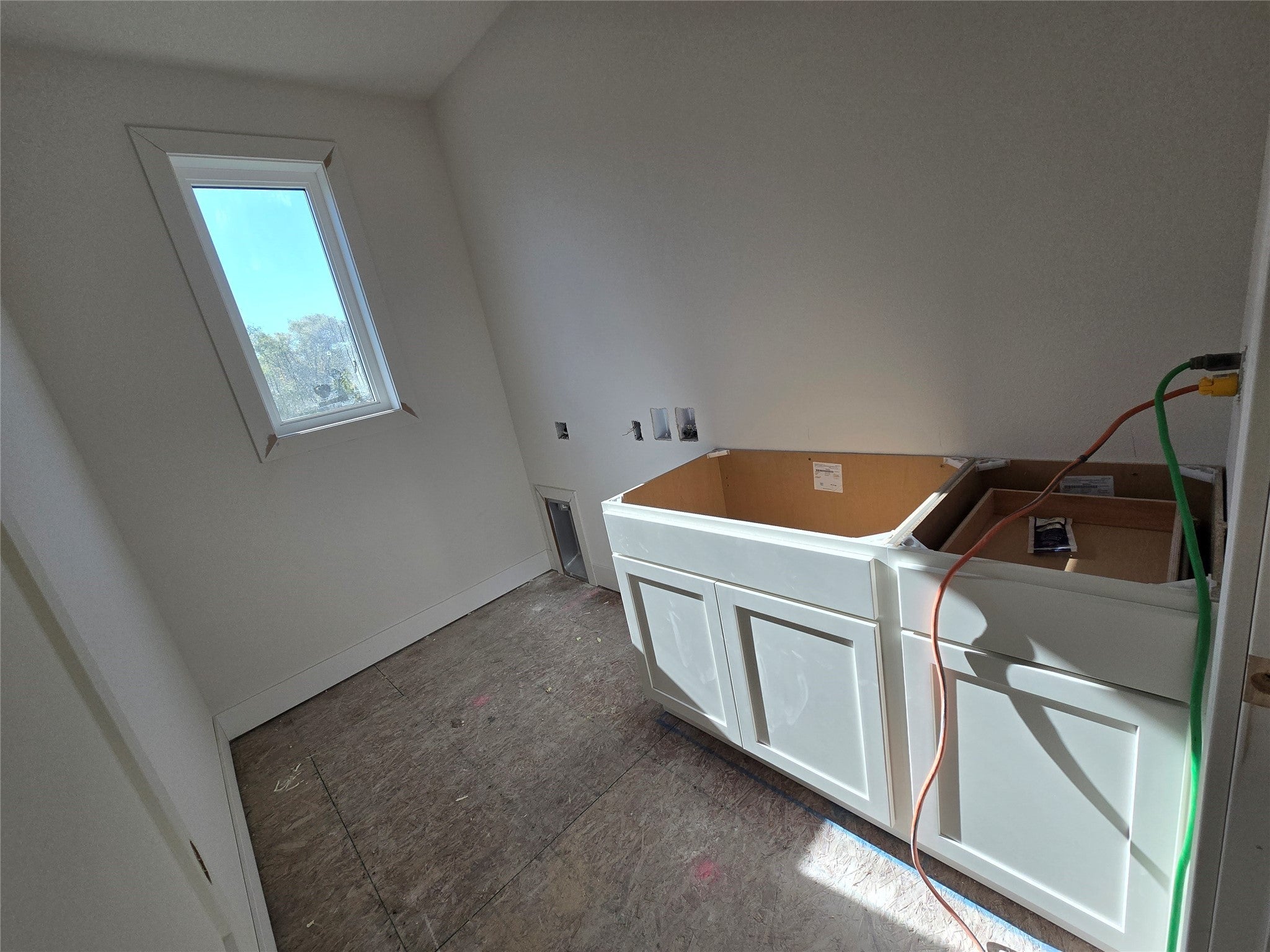 Urbandale, Iowa, 50323, United States, 6 Bedrooms Bedrooms, ,6 BathroomsBathrooms,Residential,Active,1869122