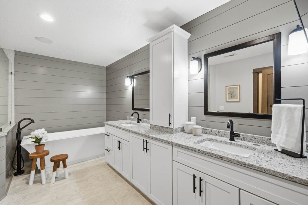 Panora, Iowa, 50216, United States, 4 Bedrooms Bedrooms, ,4 BathroomsBathrooms,Residential,Active,1993669