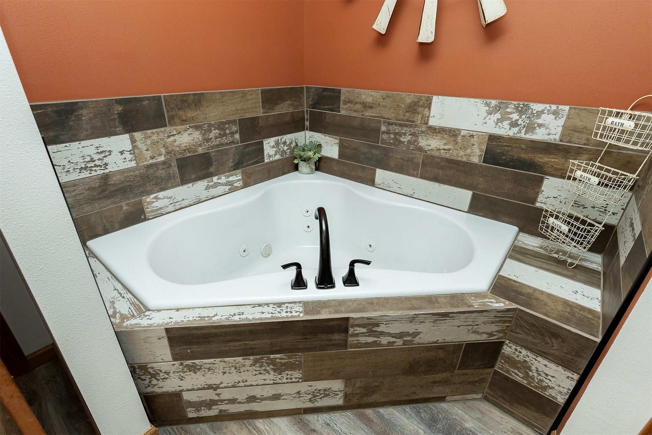 Johnston, Iowa, 50131, United States, 4 Bedrooms Bedrooms, ,3 BathroomsBathrooms,Residential,Active,1993960