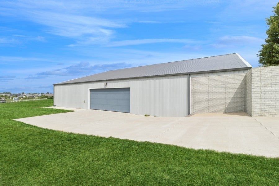 Granger, Iowa, 50109, United States, 3 Bedrooms Bedrooms, ,3 BathroomsBathrooms,Residential,Active,1968368