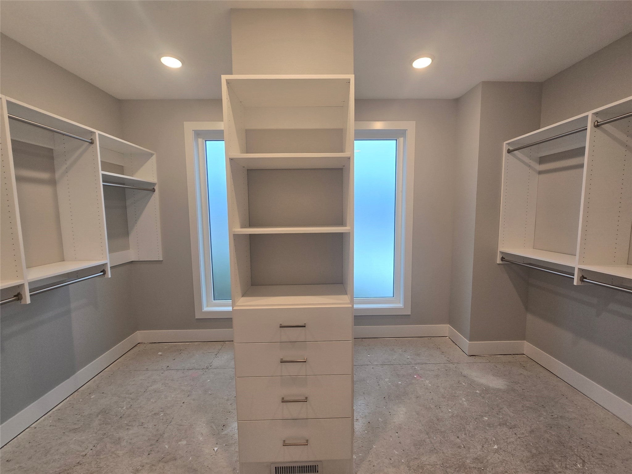 Urbandale, Iowa, 50323, United States, 6 Bedrooms Bedrooms, ,6 BathroomsBathrooms,Residential,Active,1869122