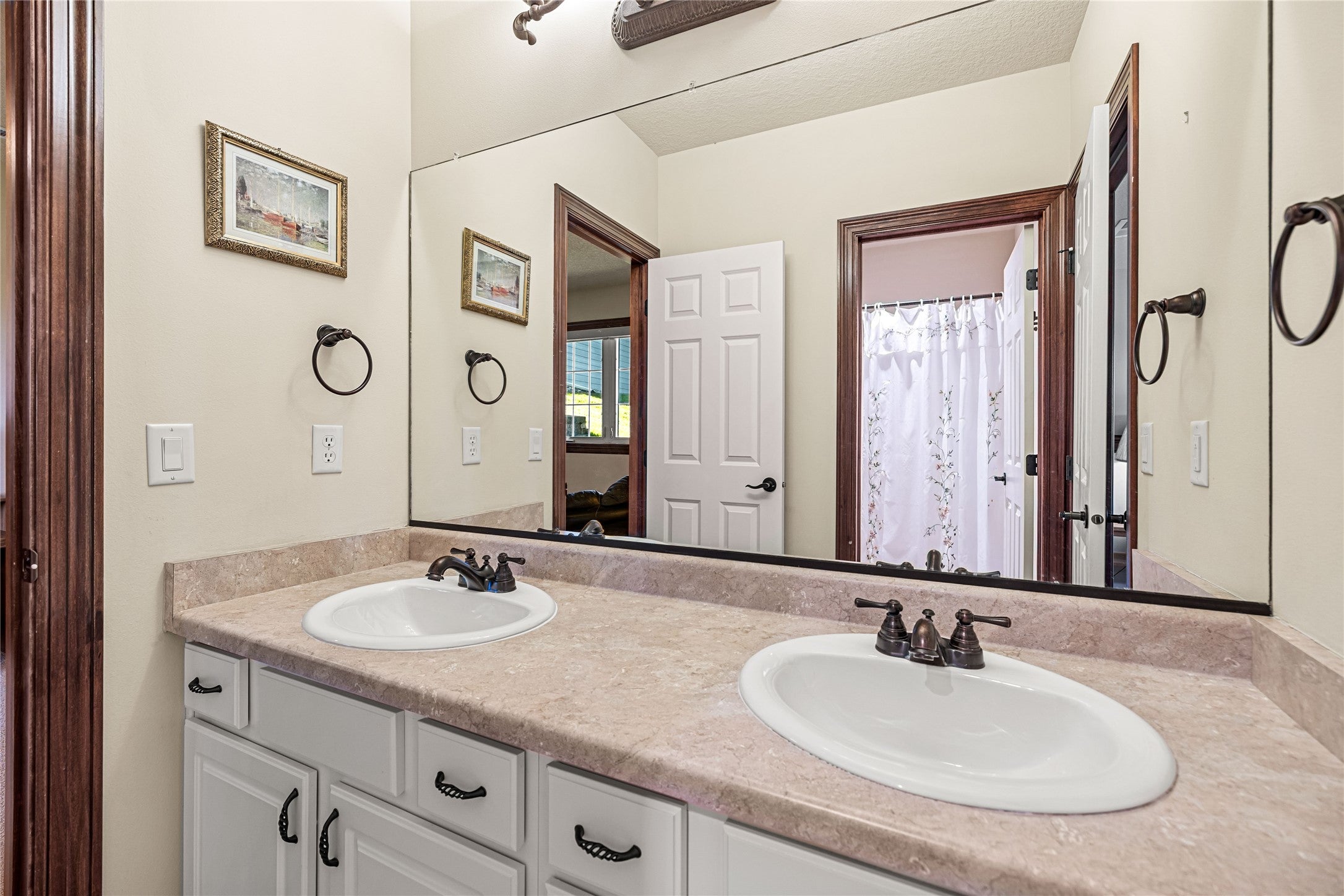 Ankeny, Iowa, 50021, United States, 5 Bedrooms Bedrooms, ,5 BathroomsBathrooms,Residential,Active,1987216