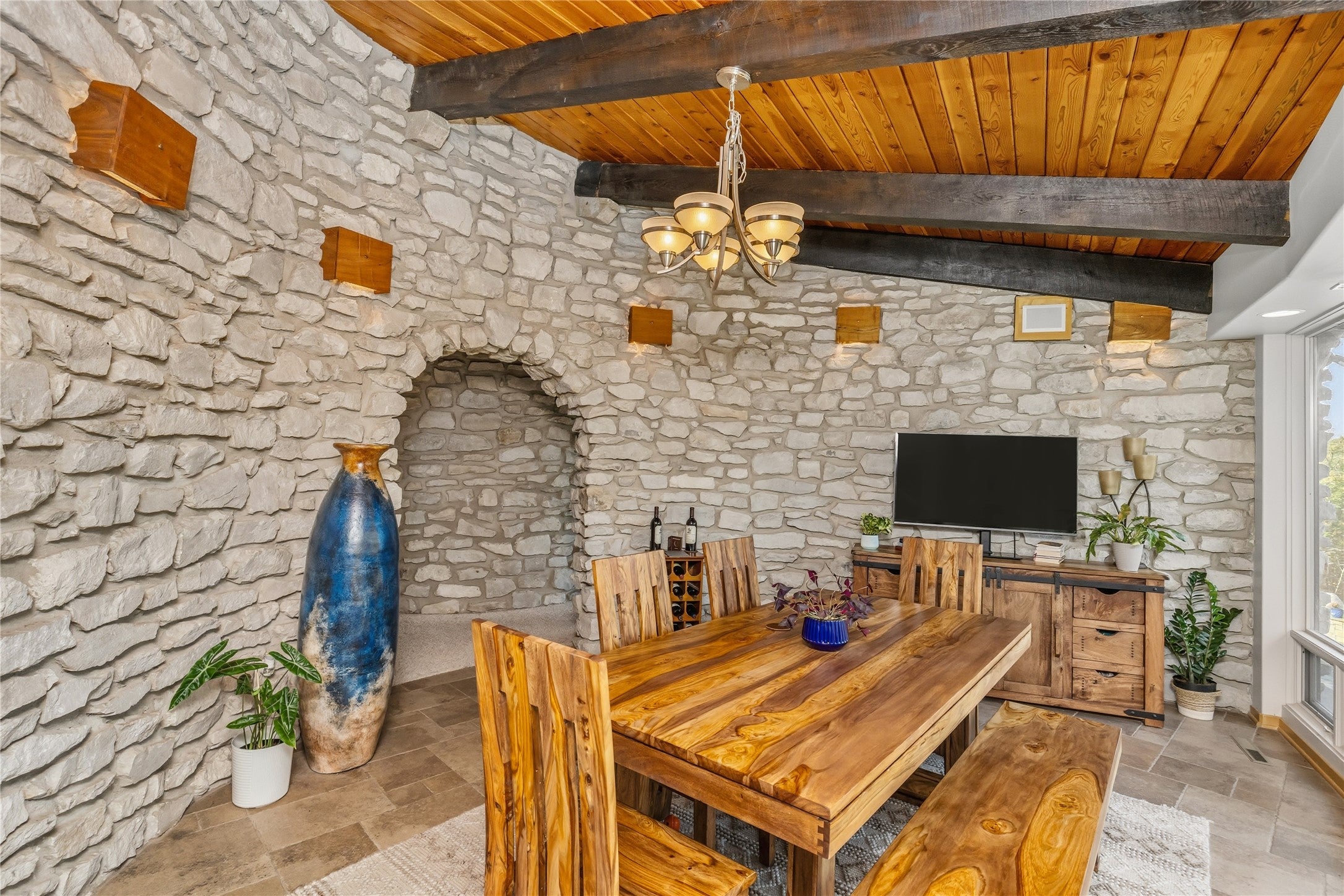 Adel, Iowa, 50003, United States, 3 Bedrooms Bedrooms, ,3 BathroomsBathrooms,Residential,Active,1971020