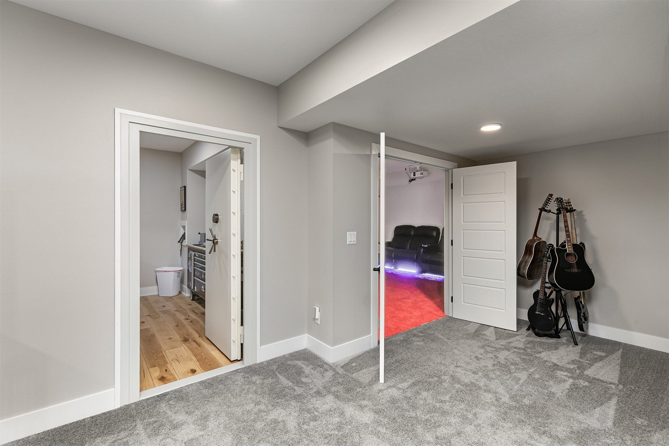 Redfield, Iowa, 50233, United States, 4 Bedrooms Bedrooms, ,3 BathroomsBathrooms,Residential,Active,1993624