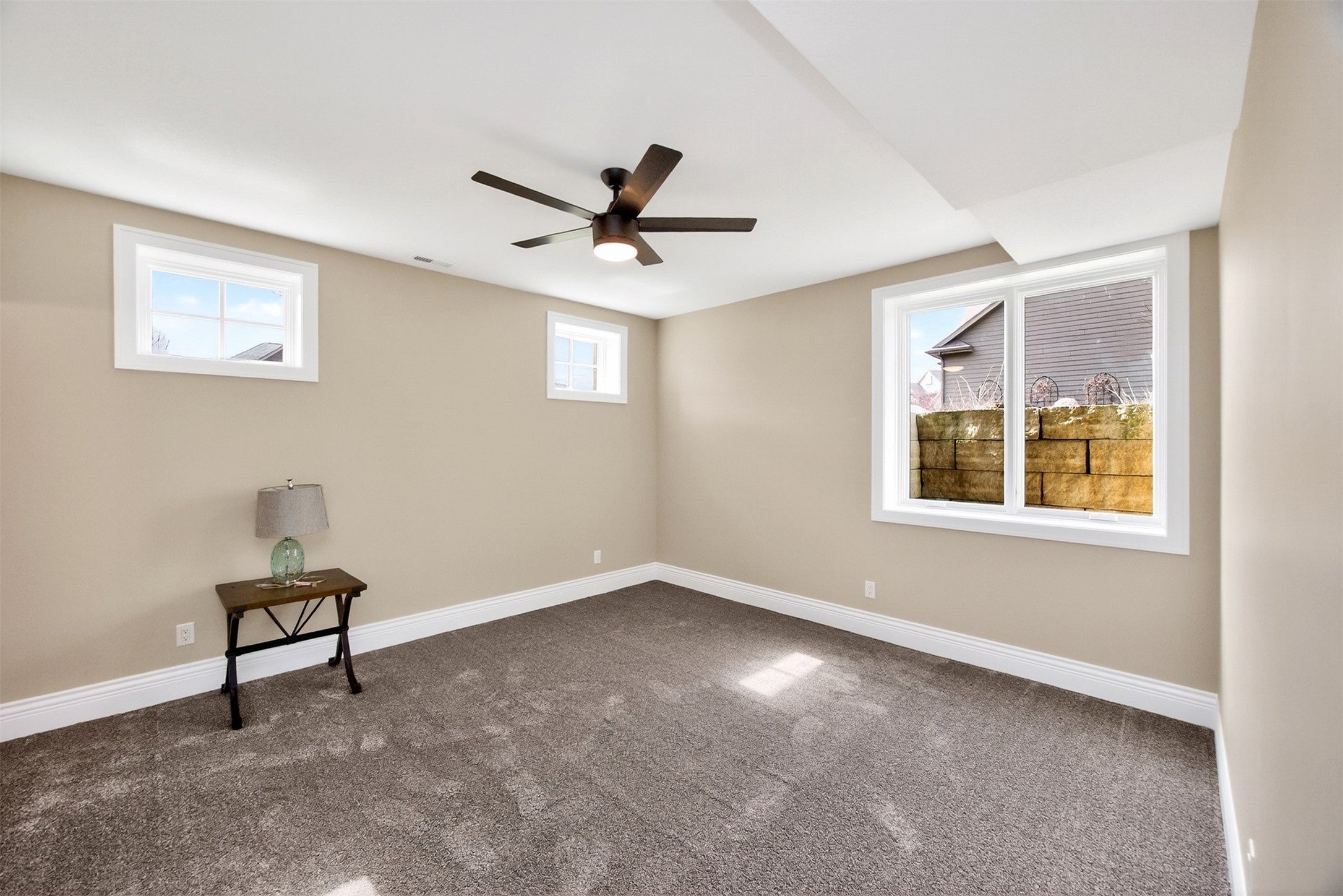 Urbandale, Iowa, 50323, United States, 5 Bedrooms Bedrooms, ,6 BathroomsBathrooms,Residential,Active,2030589