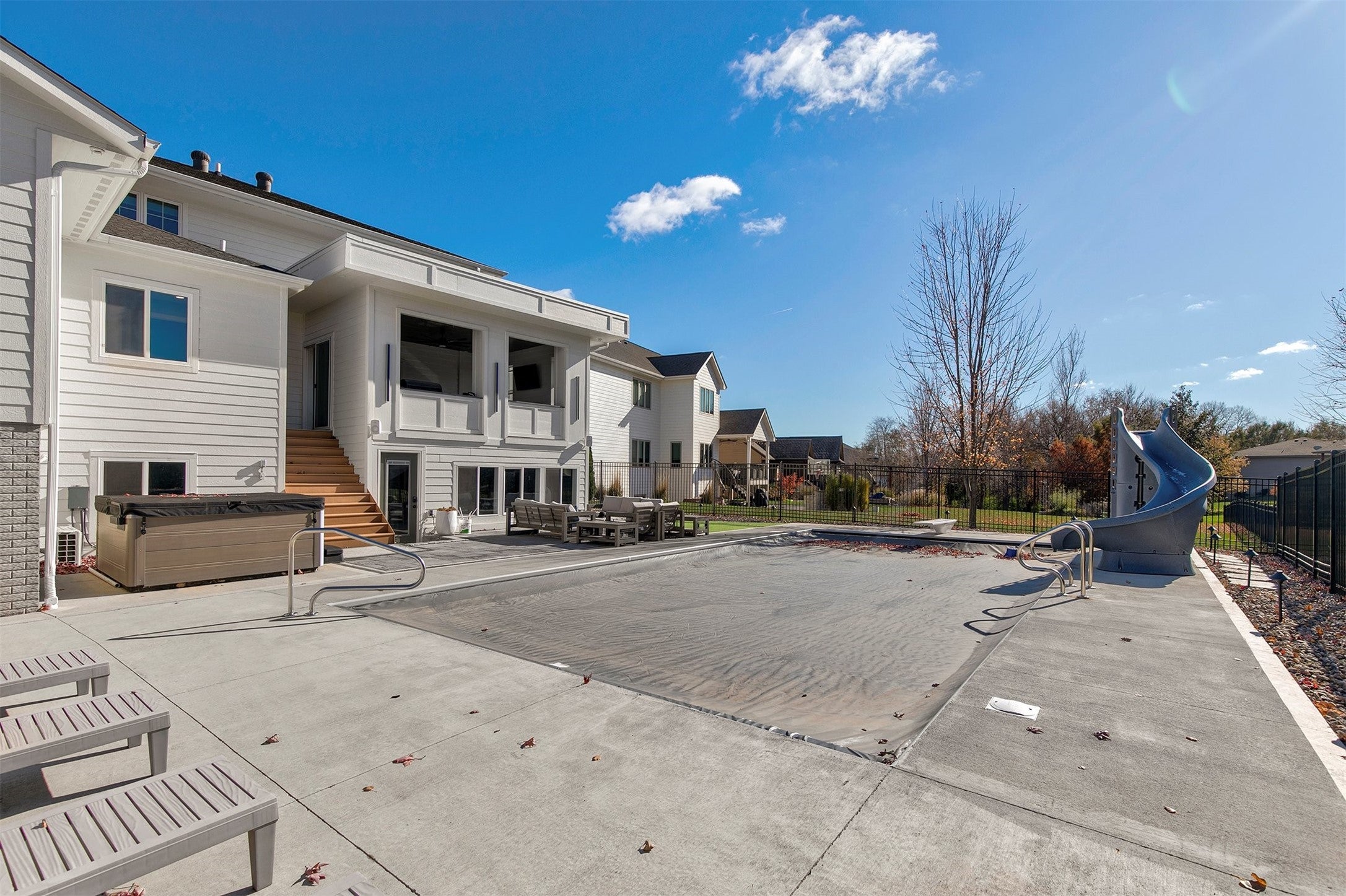 Clive, Iowa, 50325, United States, 5 Bedrooms Bedrooms, ,6 BathroomsBathrooms,Residential,Active,1993639