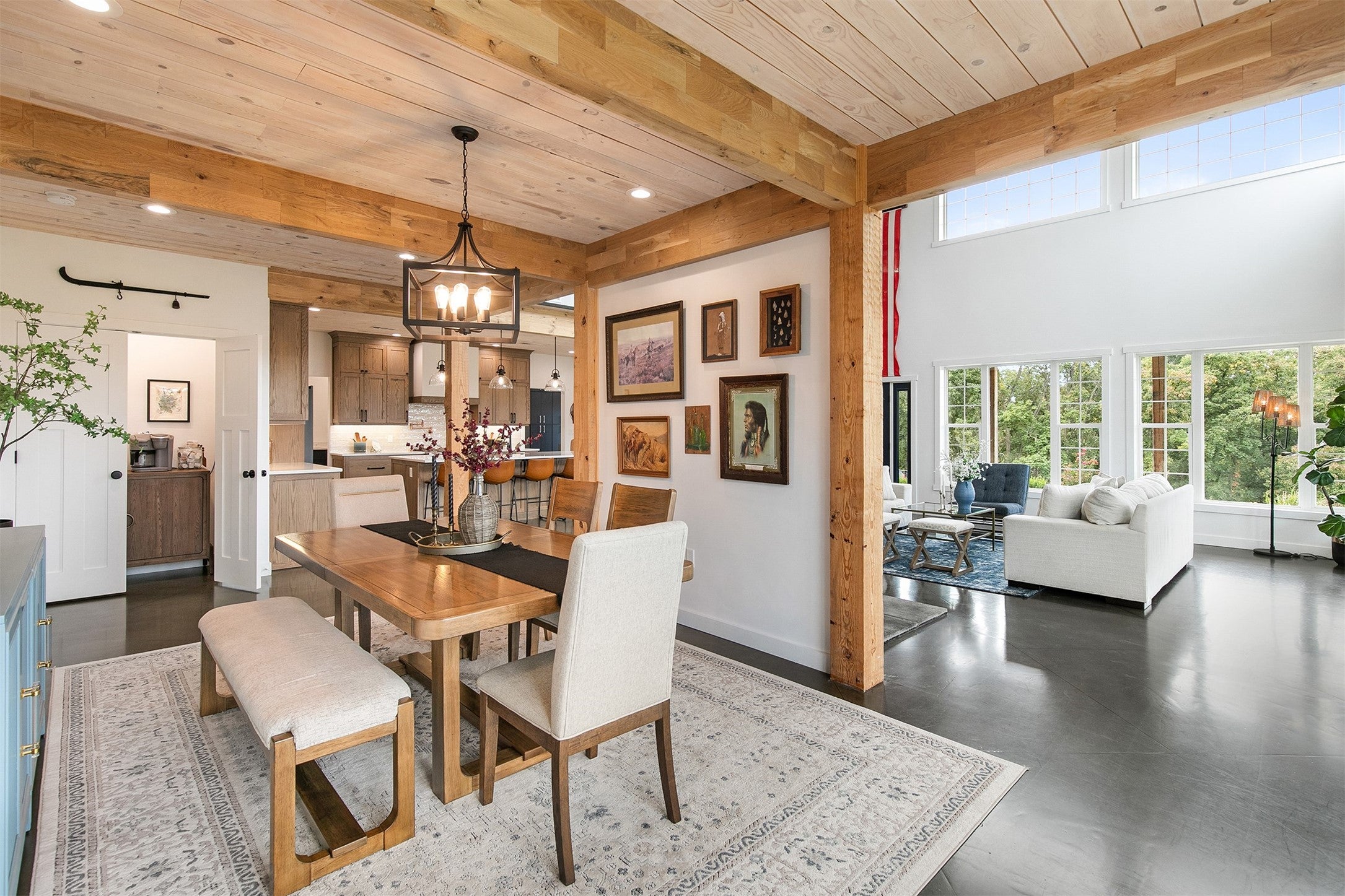 Winterset, Iowa, 50273, United States, 5 Bedrooms Bedrooms, ,5 BathroomsBathrooms,Residential,Active,1952277