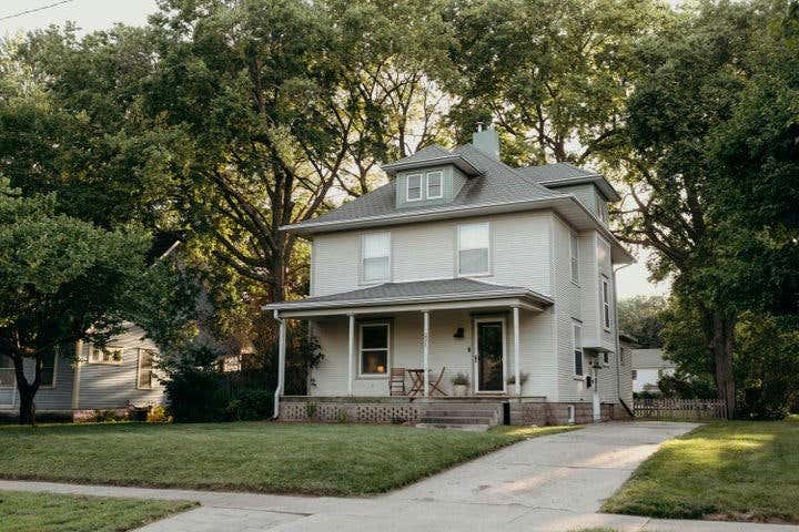 221 N RUSSELL AVE, AMES, IA 50010, photo 1 of 22