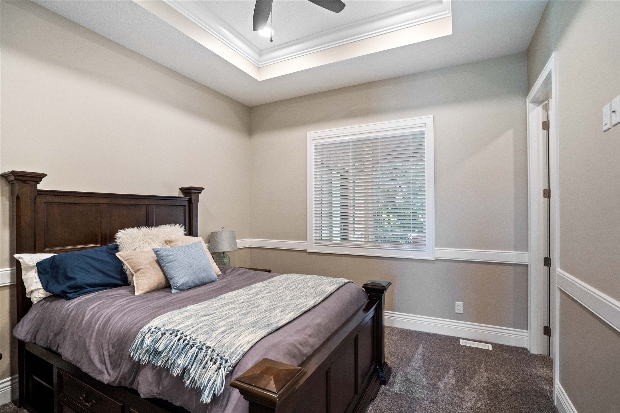 Urbandale, Iowa, 50323, United States, 2 Bedrooms Bedrooms, ,3 BathroomsBathrooms,Residential,Active,1973363