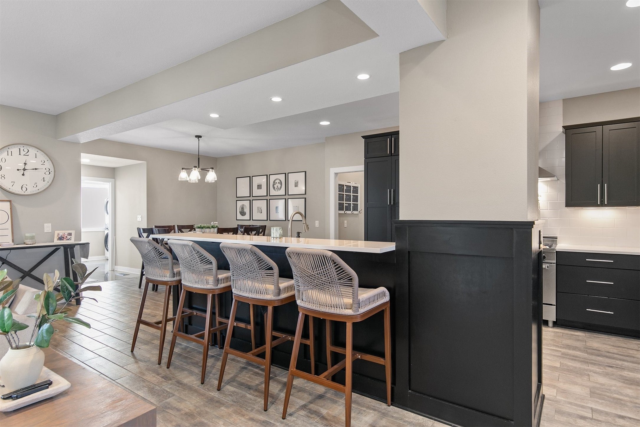 Clive, Iowa, 50325, United States, 5 Bedrooms Bedrooms, ,6 BathroomsBathrooms,Residential,Active,1993639