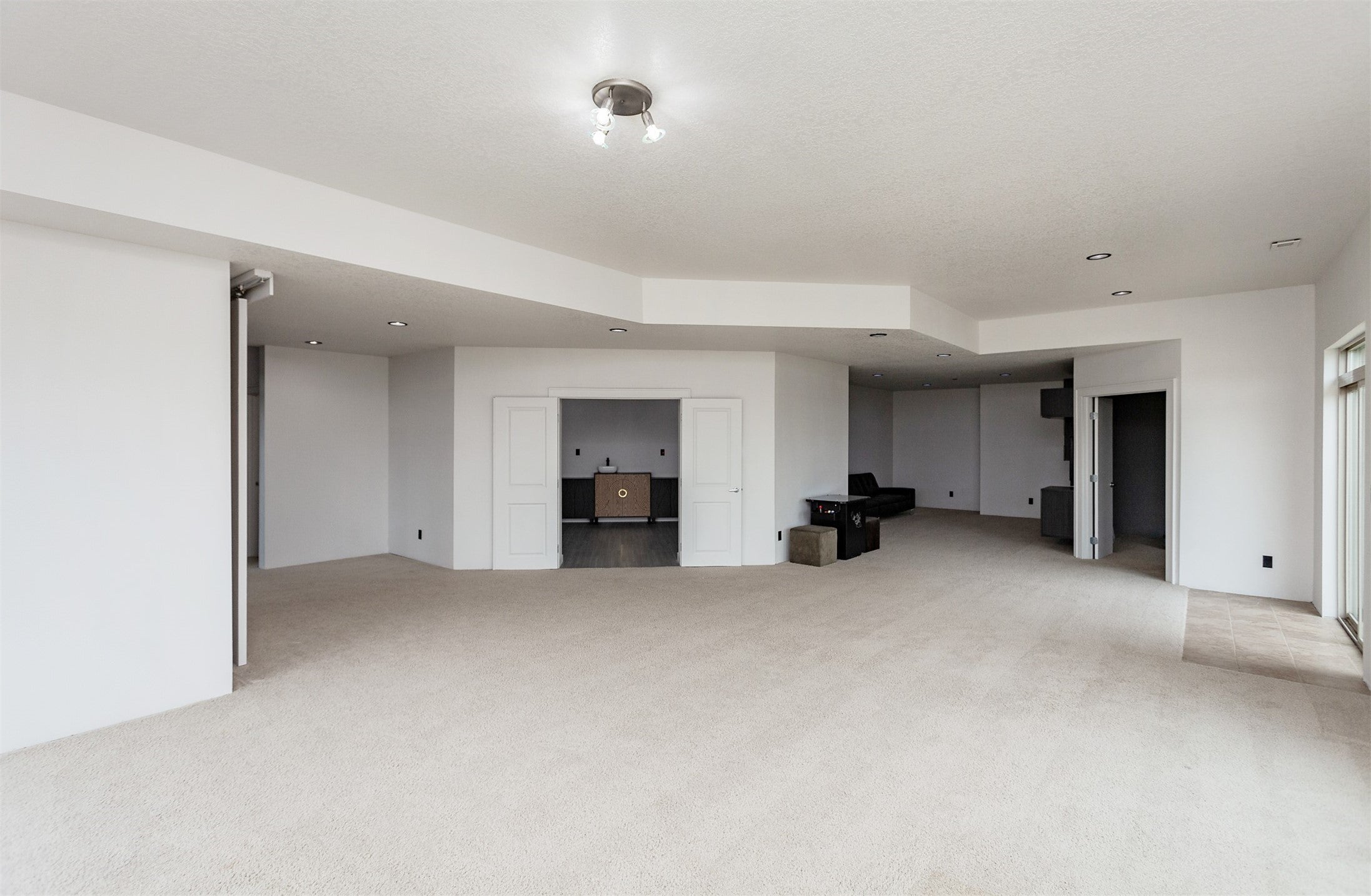 Van Meter, Iowa, 50261, United States, ,4 BathroomsBathrooms,Residential,Active,1757421