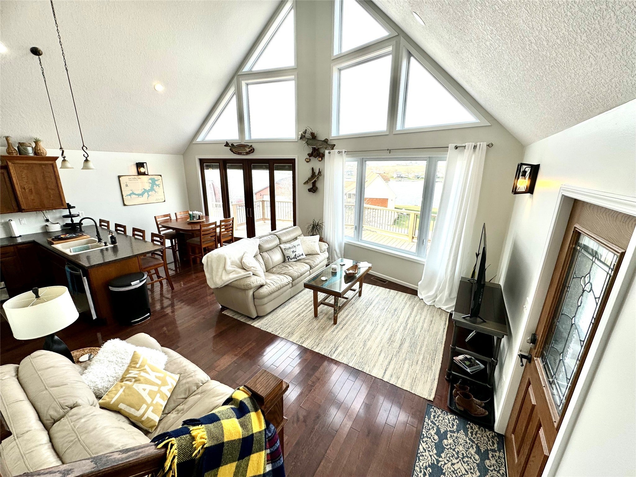 Ellston, Iowa, 50074, United States, 4 Bedrooms Bedrooms, ,3 BathroomsBathrooms,Residential,Active,1945187