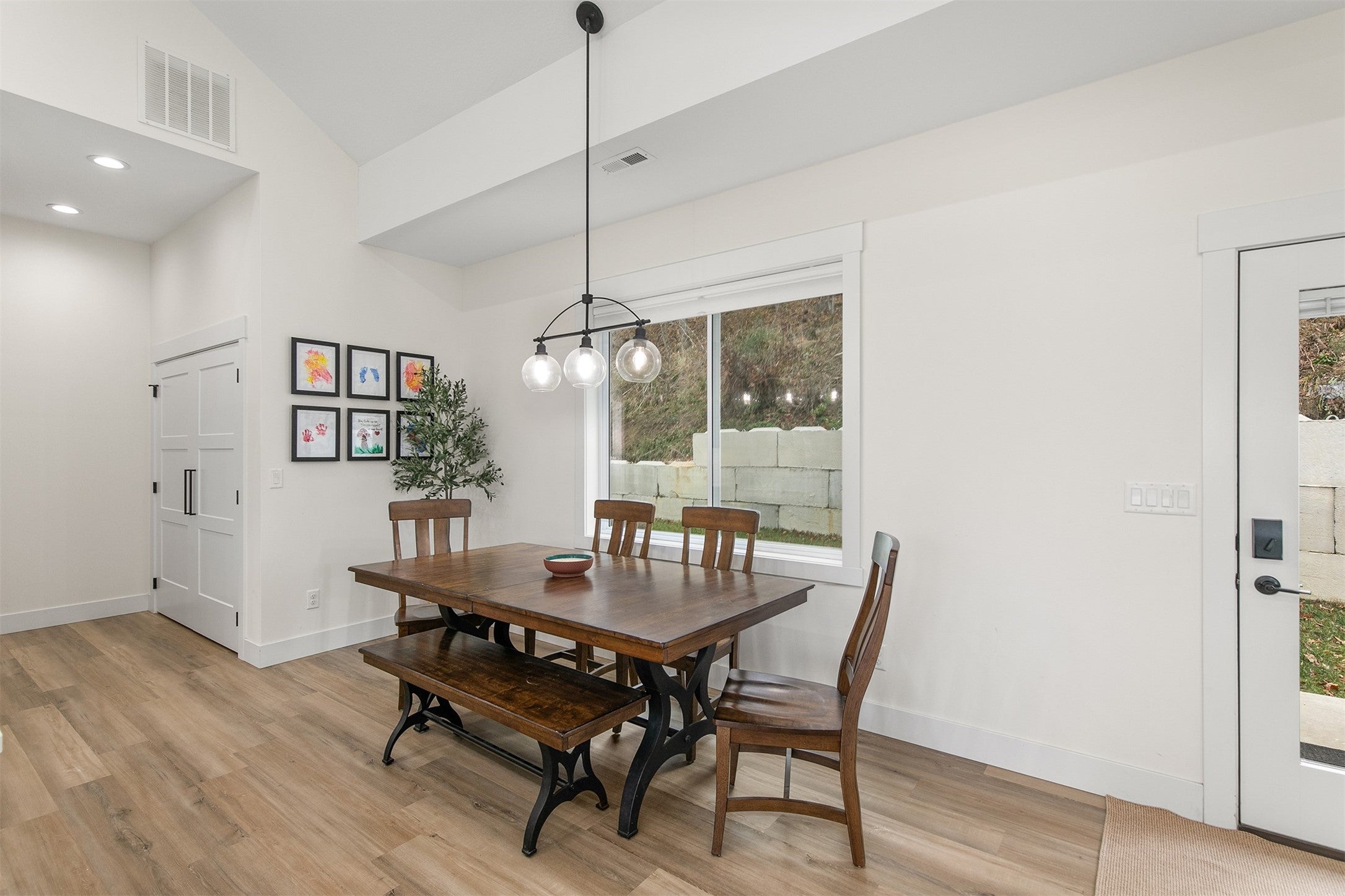 Adel, Iowa, 50003, United States, 3 Bedrooms Bedrooms, ,2 BathroomsBathrooms,Residential,Active,2009856