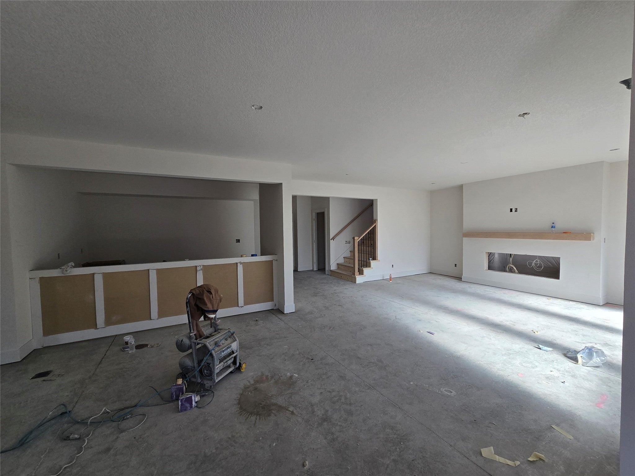 Urbandale, Iowa, 50323, United States, 6 Bedrooms Bedrooms, ,6 BathroomsBathrooms,Residential,Active,1914612