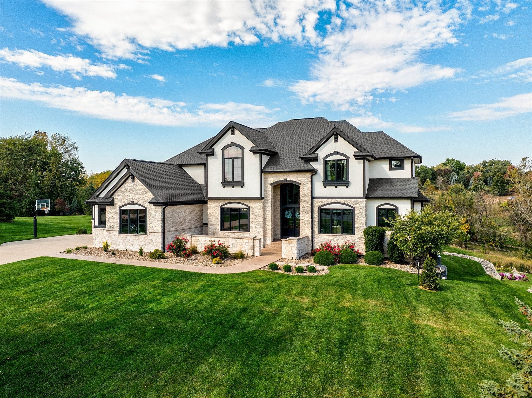 West Des Moines, Iowa, 50266, United States, 6 Bedrooms Bedrooms, ,5 BathroomsBathrooms,Residential,Active,2010205