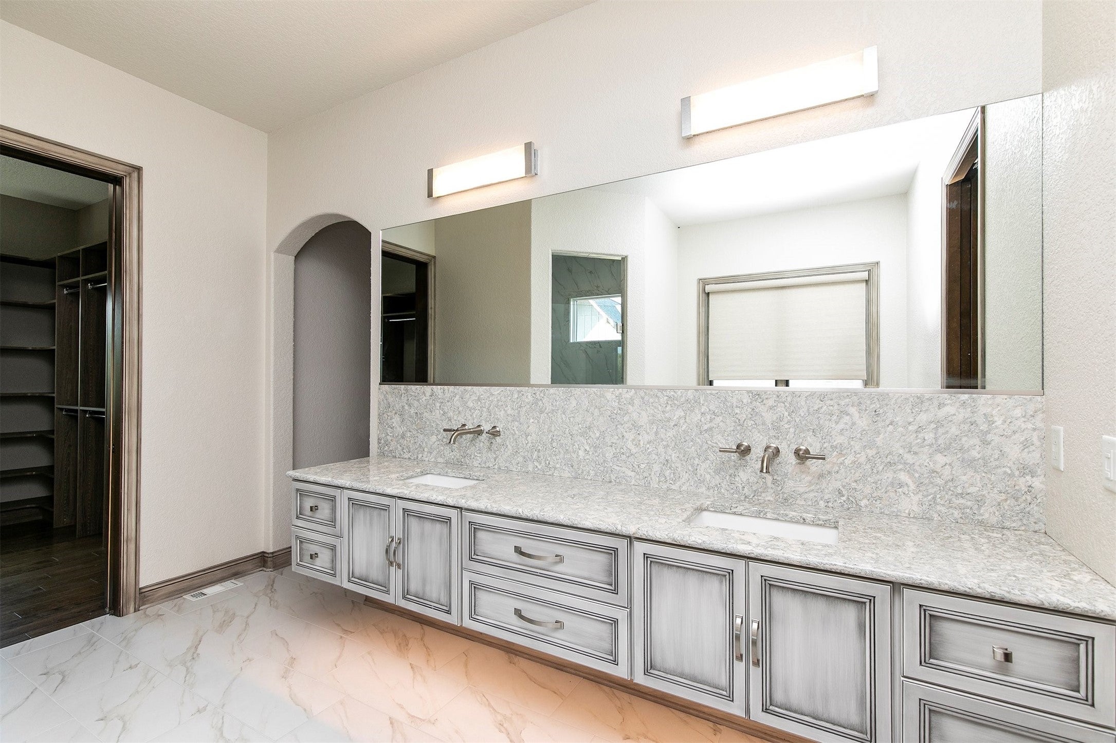 West Des Moines, Iowa, 50266, United States, 6 Bedrooms Bedrooms, ,5 BathroomsBathrooms,Residential,Active,1971022