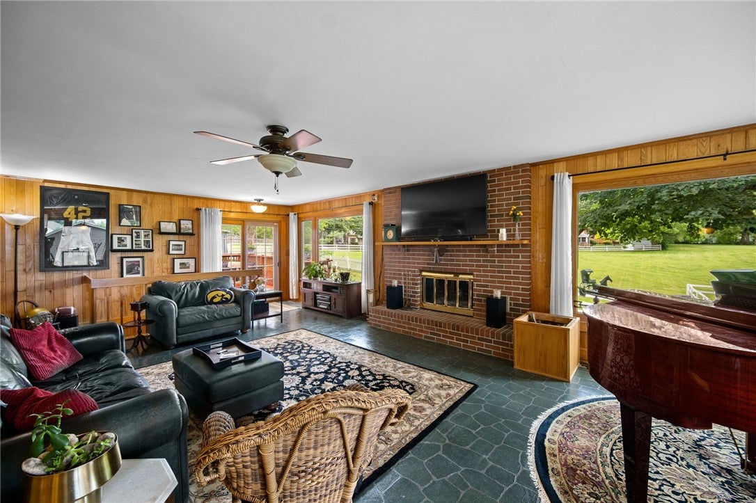 Des Moines, Iowa, 50321, United States, 3 Bedrooms Bedrooms, ,4 BathroomsBathrooms,Residential,Active,2009418