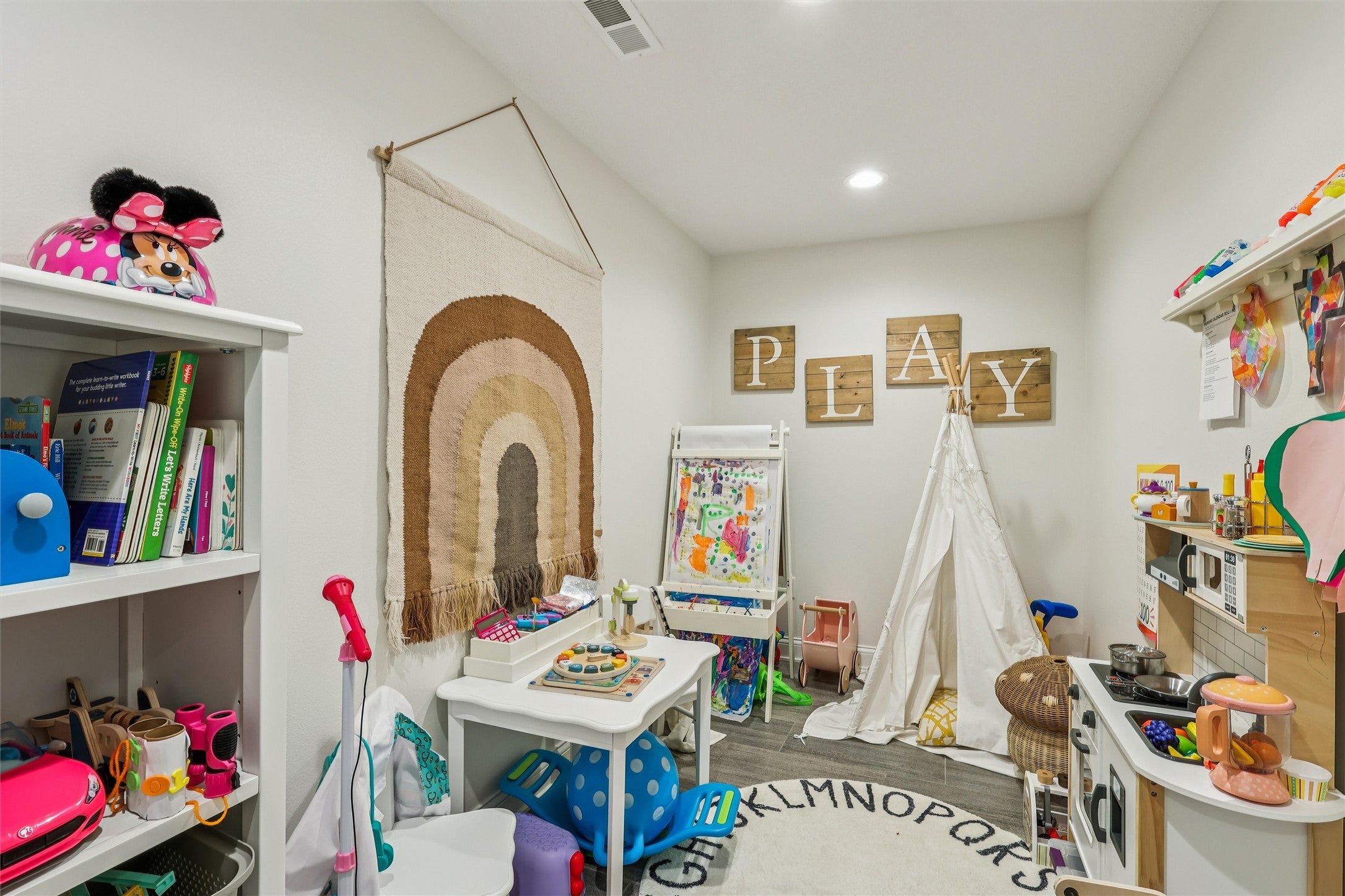 Clive, Iowa, 50325, United States, 4 Bedrooms Bedrooms, ,6 BathroomsBathrooms,Residential,Active,2006851