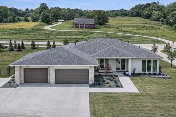 1129 S WILDER PL, WEST DES MOINES, IA 50266, photo 3 of 34