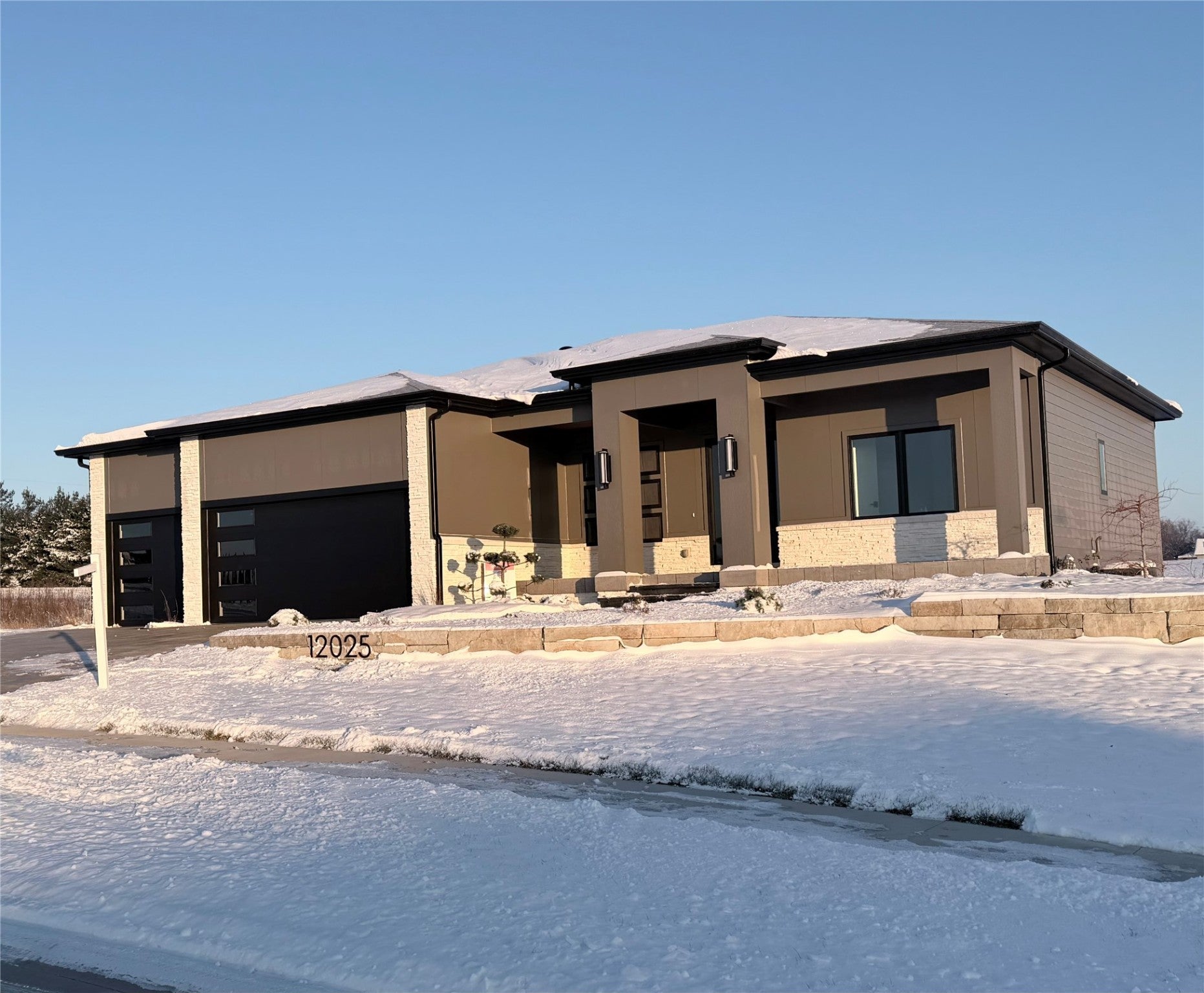 Johnston, Iowa, 50131, United States, 6 Bedrooms Bedrooms, ,3 BathroomsBathrooms,Residential,Active,1943777