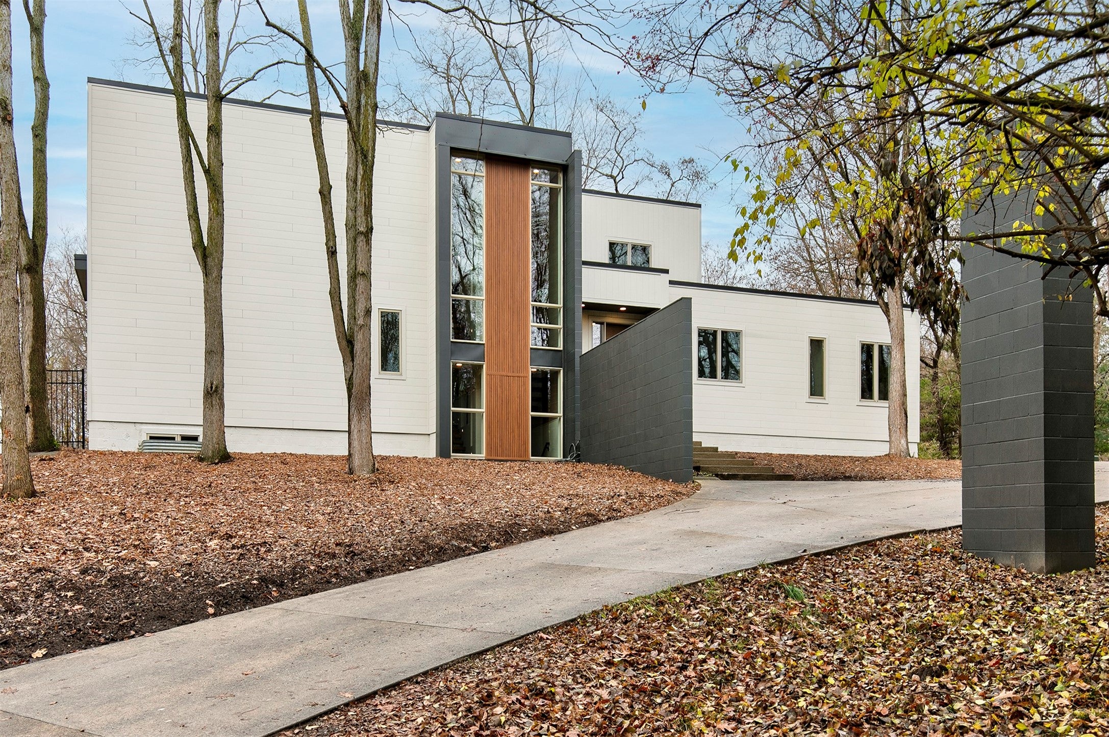 Ankeny, Iowa, 50023, United States, 5 Bedrooms Bedrooms, ,4 BathroomsBathrooms,Residential,Active,1998590