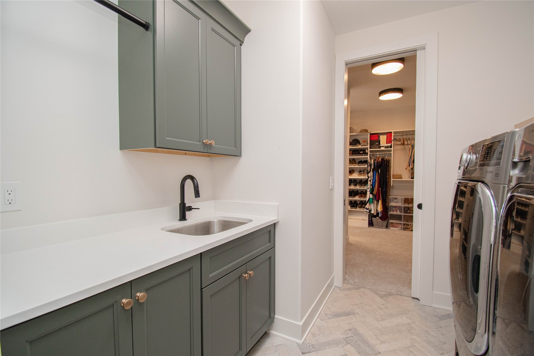 Clive, Iowa, 50325, United States, 4 Bedrooms Bedrooms, ,5 BathroomsBathrooms,Residential,Active,1964297