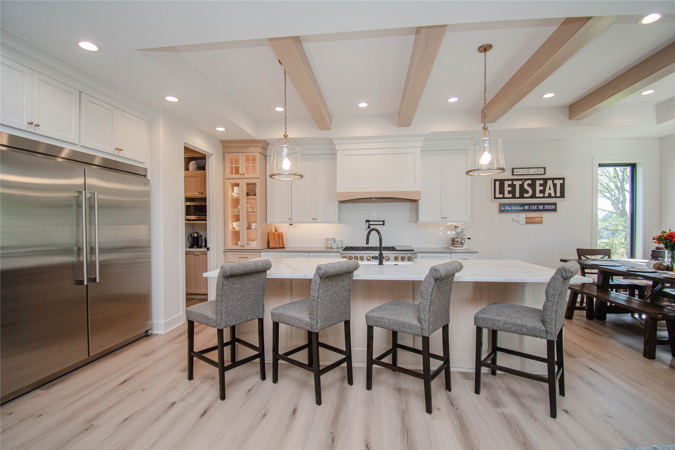 Clive, Iowa, 50325, United States, 4 Bedrooms Bedrooms, ,5 BathroomsBathrooms,Residential,Active,1964297