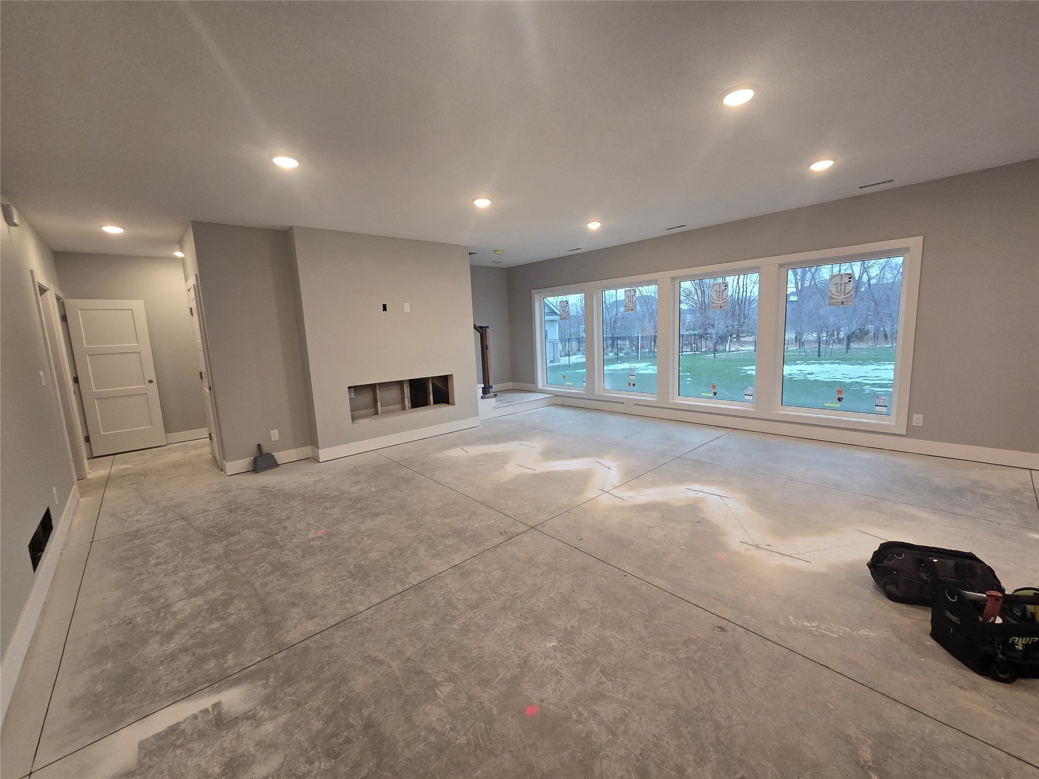 Urbandale, Iowa, 50323, United States, 6 Bedrooms Bedrooms, ,6 BathroomsBathrooms,Residential,Active,1869122