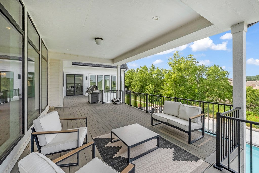 Clive, Iowa, 50325, United States, 5 Bedrooms Bedrooms, ,6 BathroomsBathrooms,Residential,Active,1909646