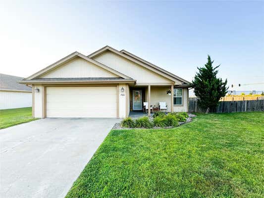 700 33RD ST SW, BONDURANT, IA 50035 - Image 1