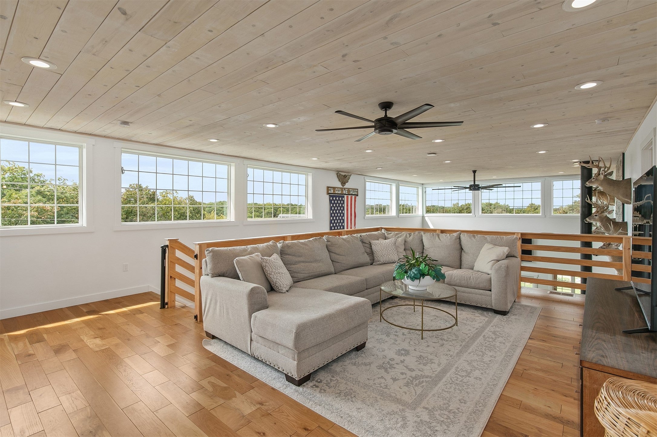 Winterset, Iowa, 50273, United States, 5 Bedrooms Bedrooms, ,5 BathroomsBathrooms,Residential,Active,1952277