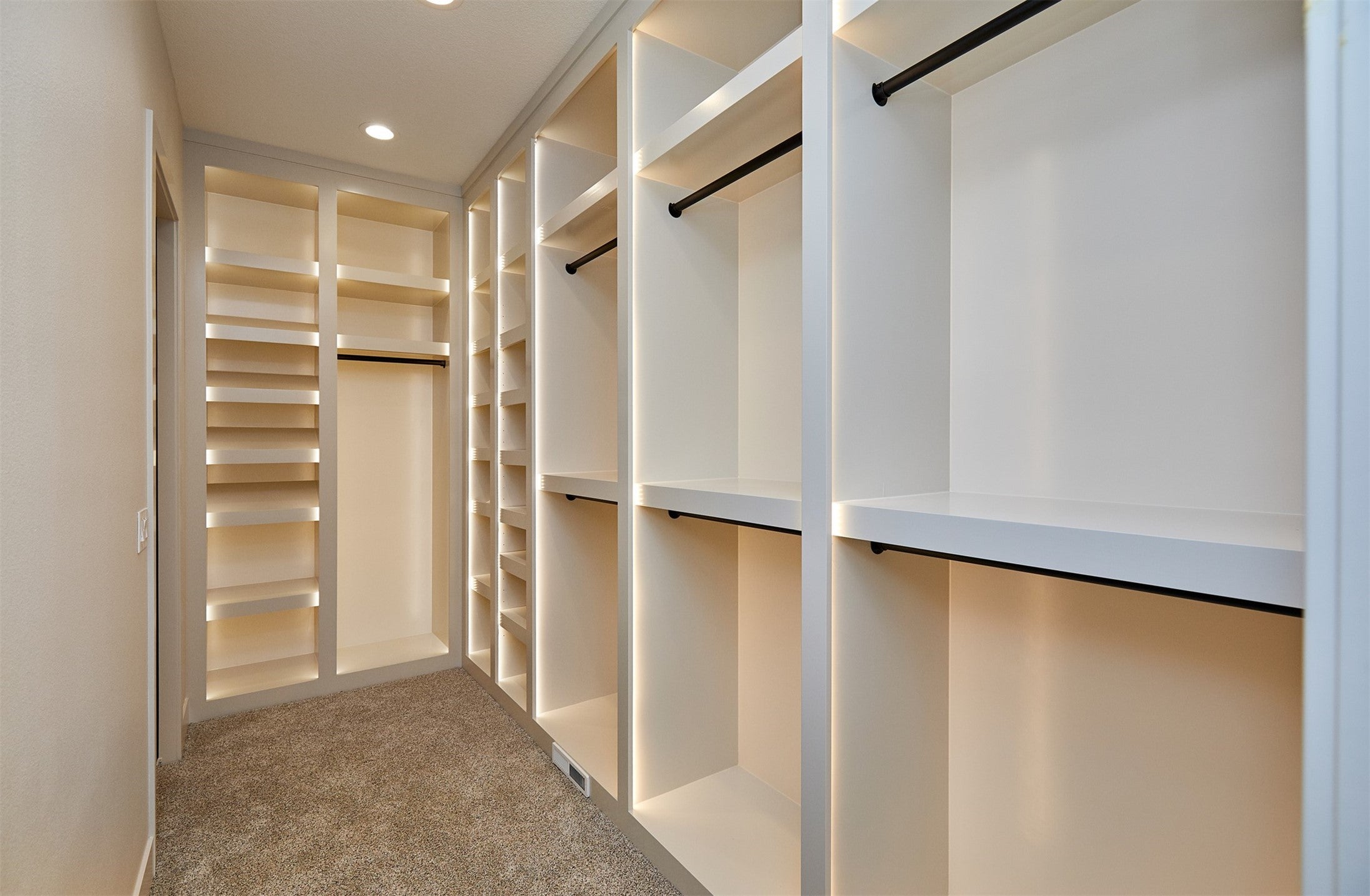 Johnston, Iowa, 50131, United States, 6 Bedrooms Bedrooms, ,3 BathroomsBathrooms,Residential,Active,1943777