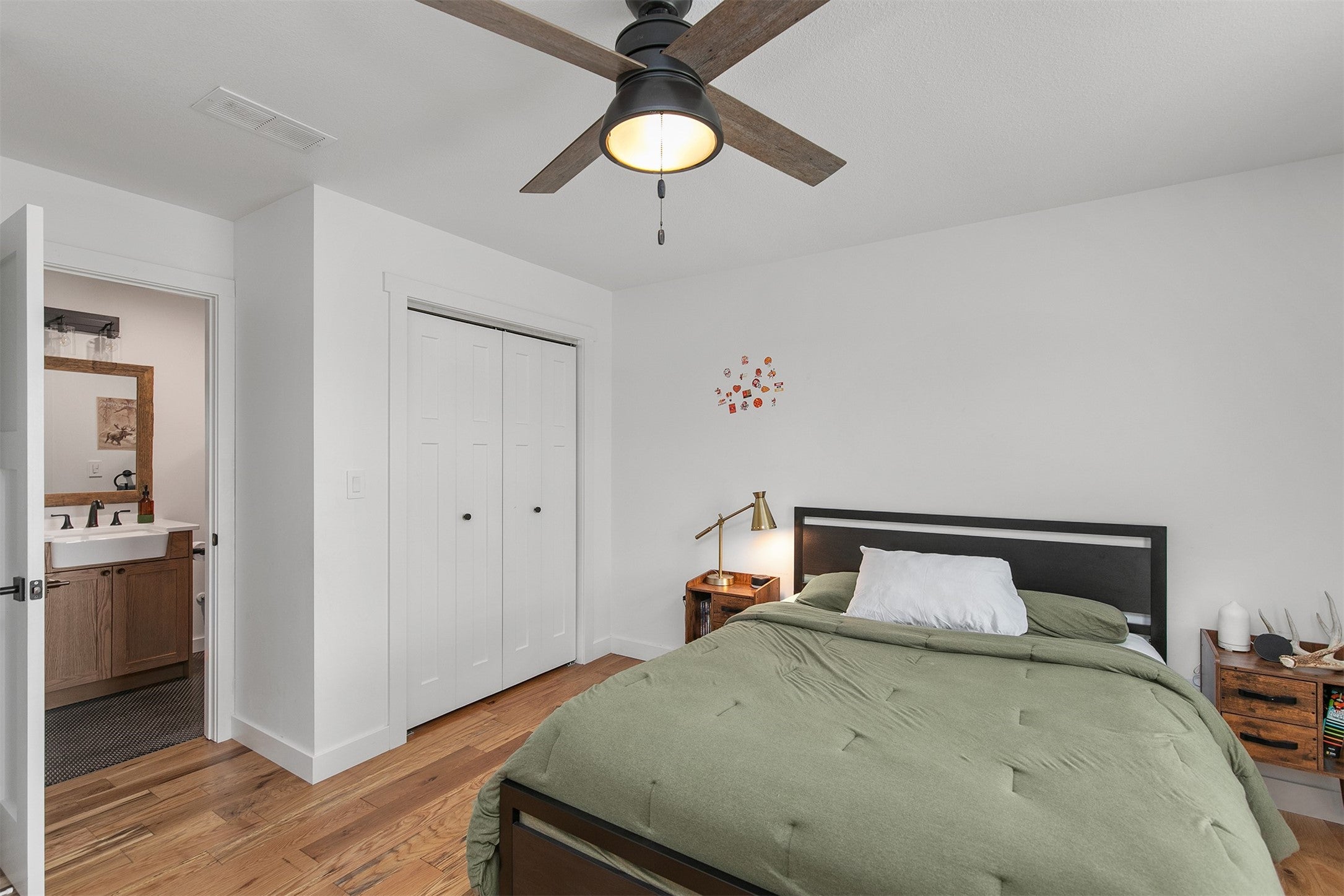 Winterset, Iowa, 50273, United States, 5 Bedrooms Bedrooms, ,5 BathroomsBathrooms,Residential,Active,1952277