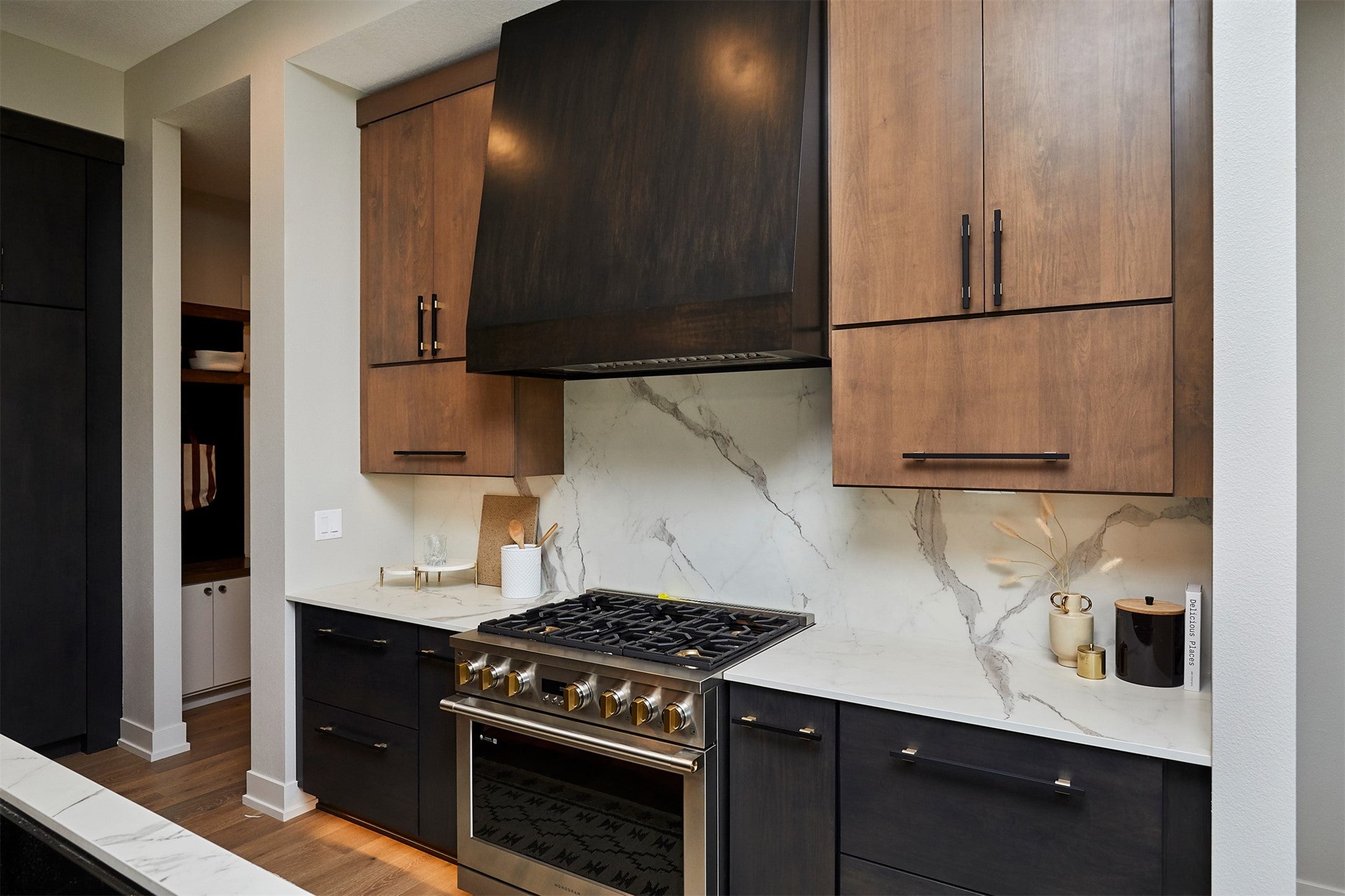 Johnston, Iowa, 50131, United States, 6 Bedrooms Bedrooms, ,3 BathroomsBathrooms,Residential,Active,1943777