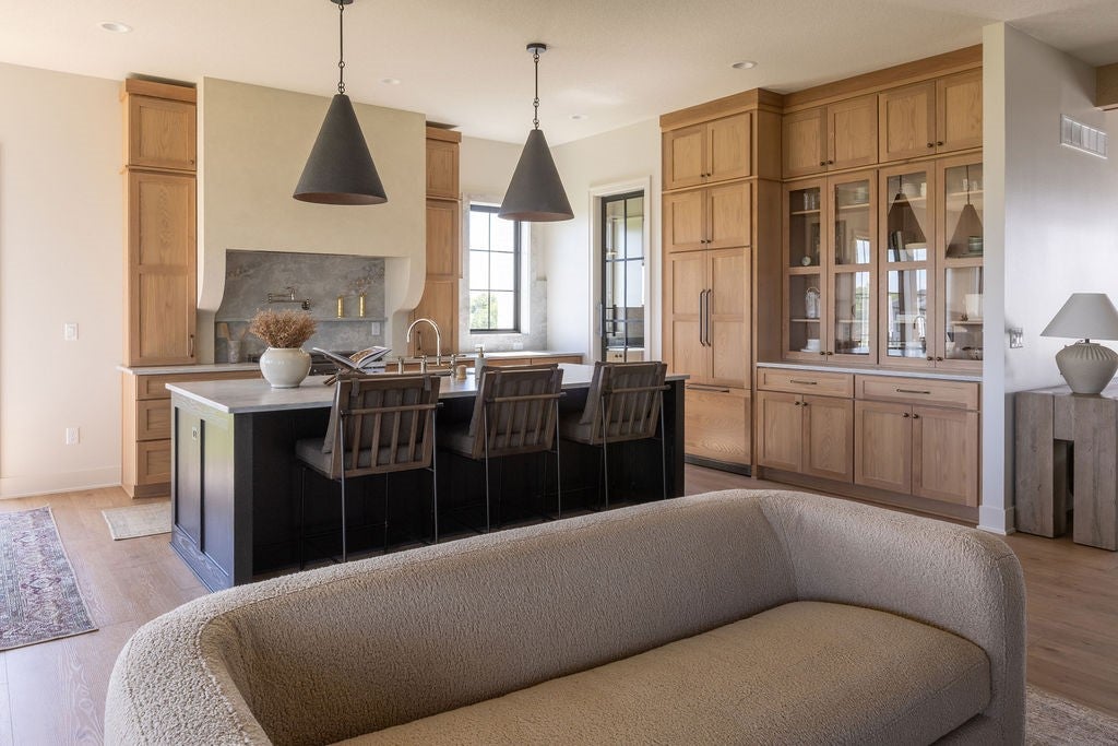 Clive, Iowa, 50325, United States, ,4 BathroomsBathrooms,Residential,Active,1769870