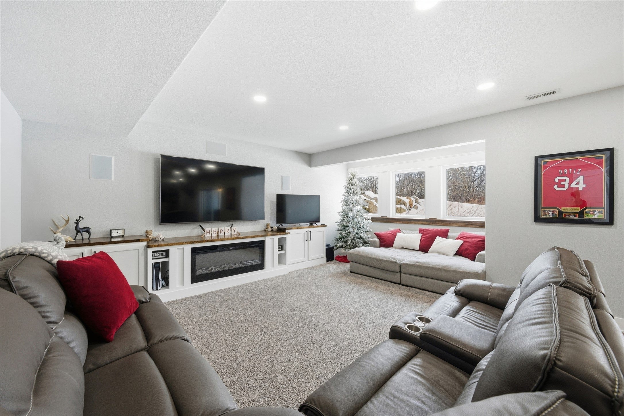 Bondurant, Iowa, 50035, United States, 5 Bedrooms Bedrooms, ,5 BathroomsBathrooms,Residential,Active,2002355