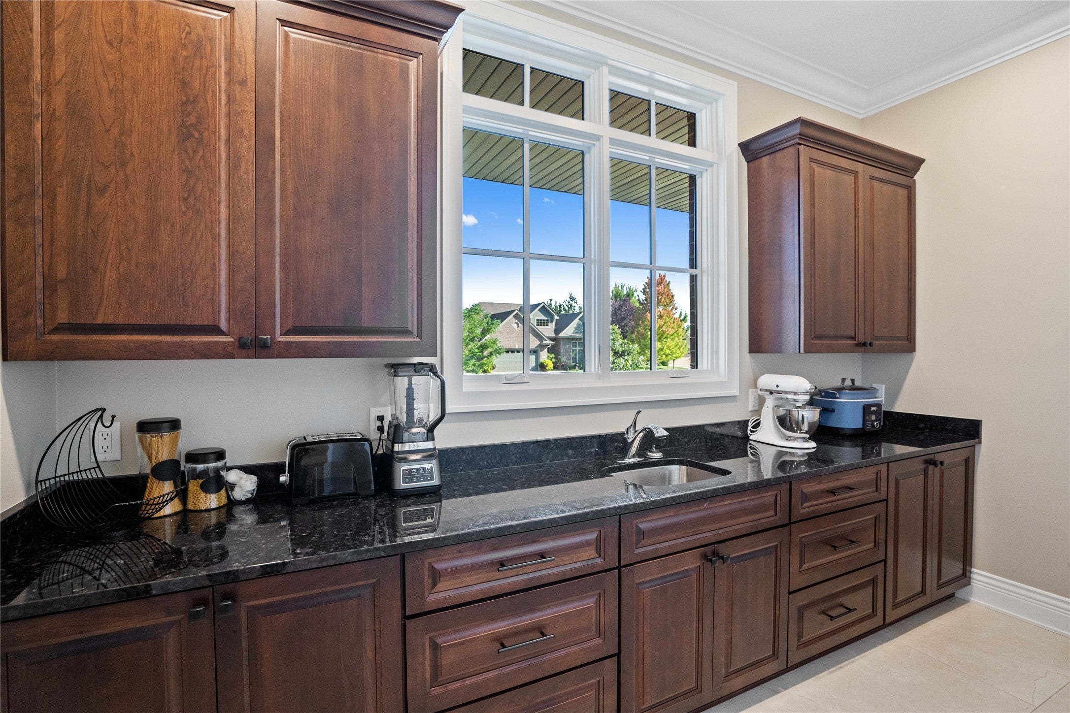 Urbandale, Iowa, 50323, United States, 2 Bedrooms Bedrooms, ,3 BathroomsBathrooms,Residential,Active,1927668