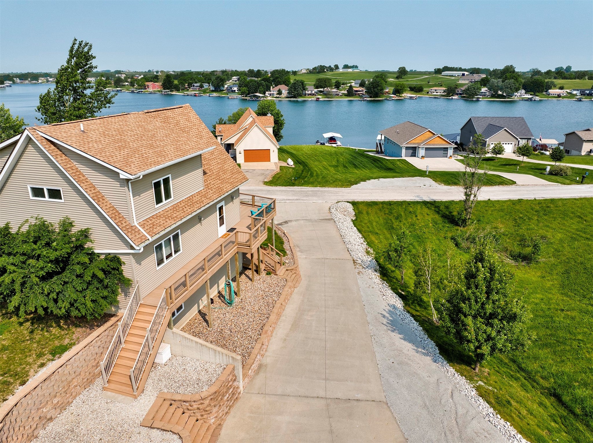 Ellston, Iowa, 50074, United States, 4 Bedrooms Bedrooms, ,3 BathroomsBathrooms,Residential,Active,1945187