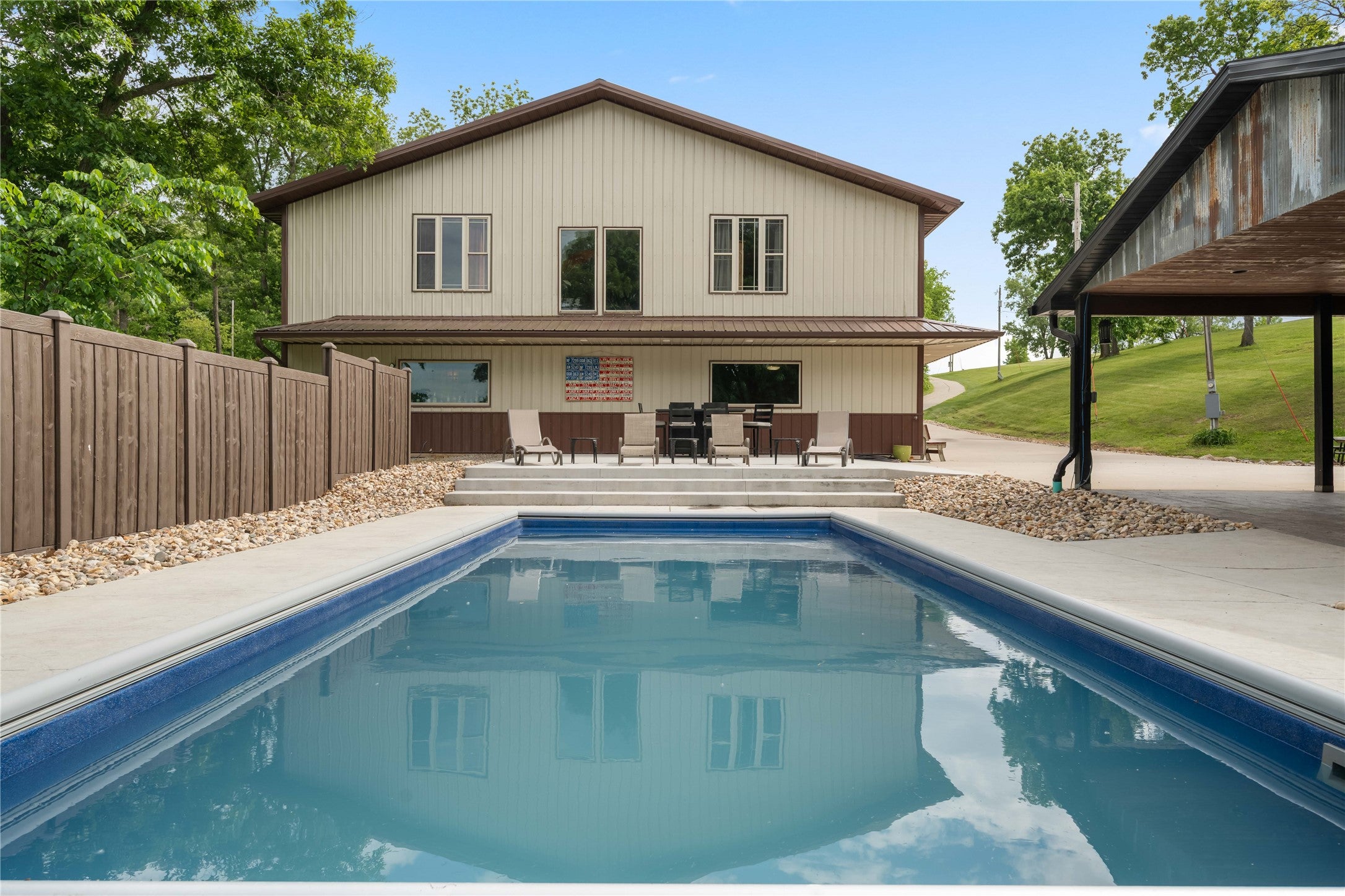 Montezuma, Iowa, 50171, United States, 8 Bedrooms Bedrooms, ,5 BathroomsBathrooms,Residential,Active,1829914