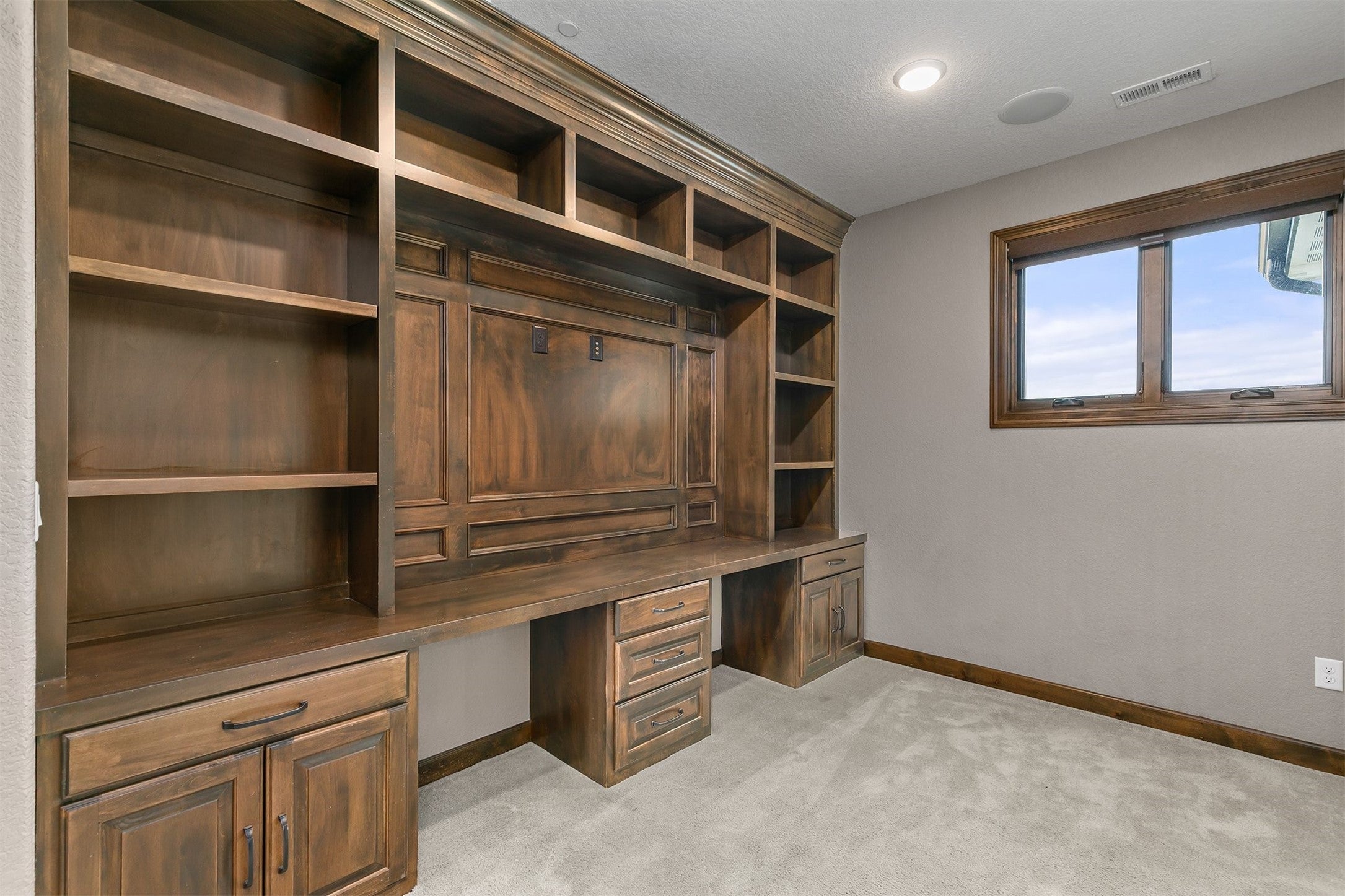 West Des Moines, Iowa, 50266, United States, 6 Bedrooms Bedrooms, ,5 BathroomsBathrooms,Residential,Active,2010205