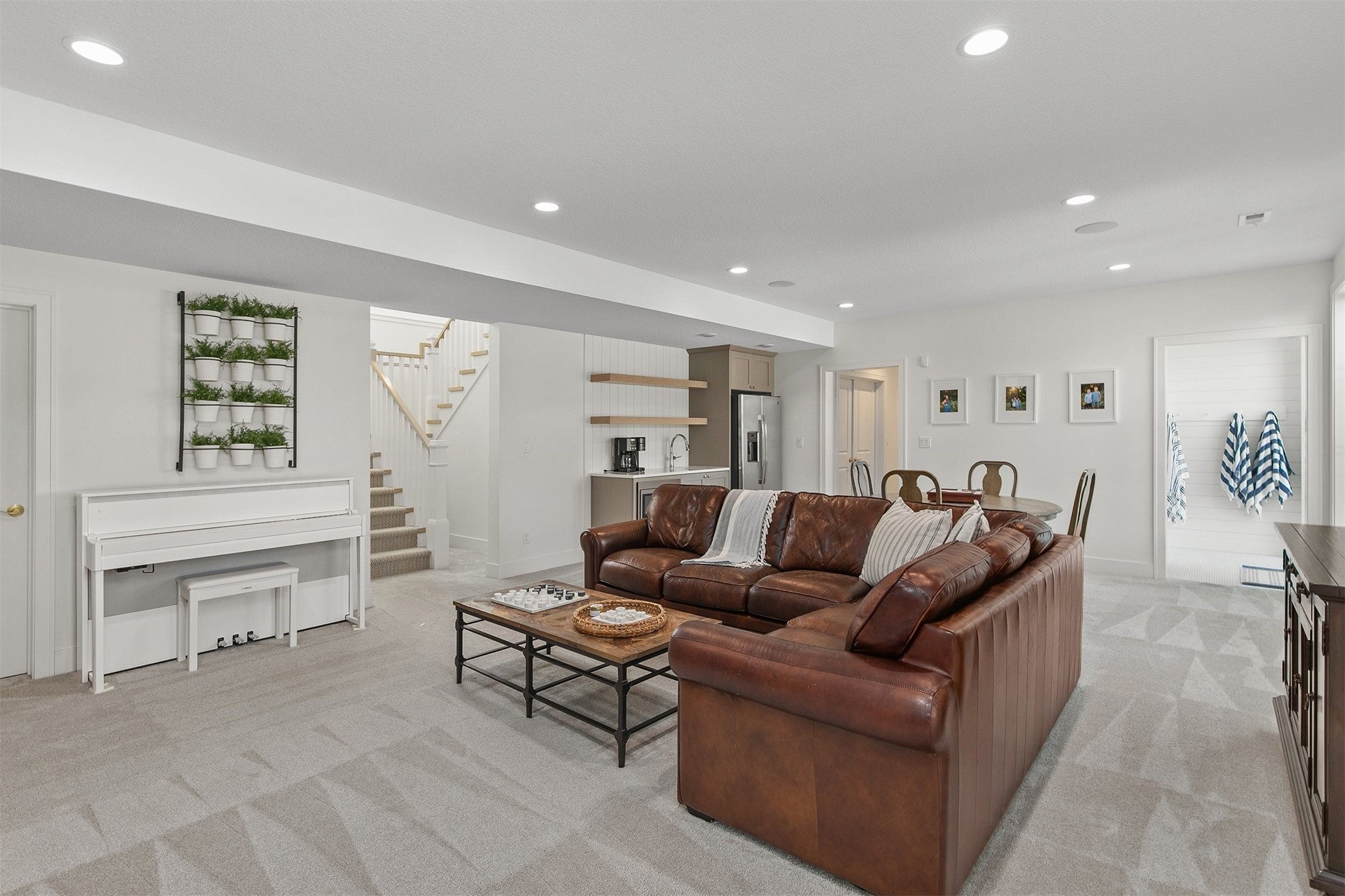 Clive, Iowa, 50325, United States, 6 Bedrooms Bedrooms, ,6 BathroomsBathrooms,Residential,Active,2007070