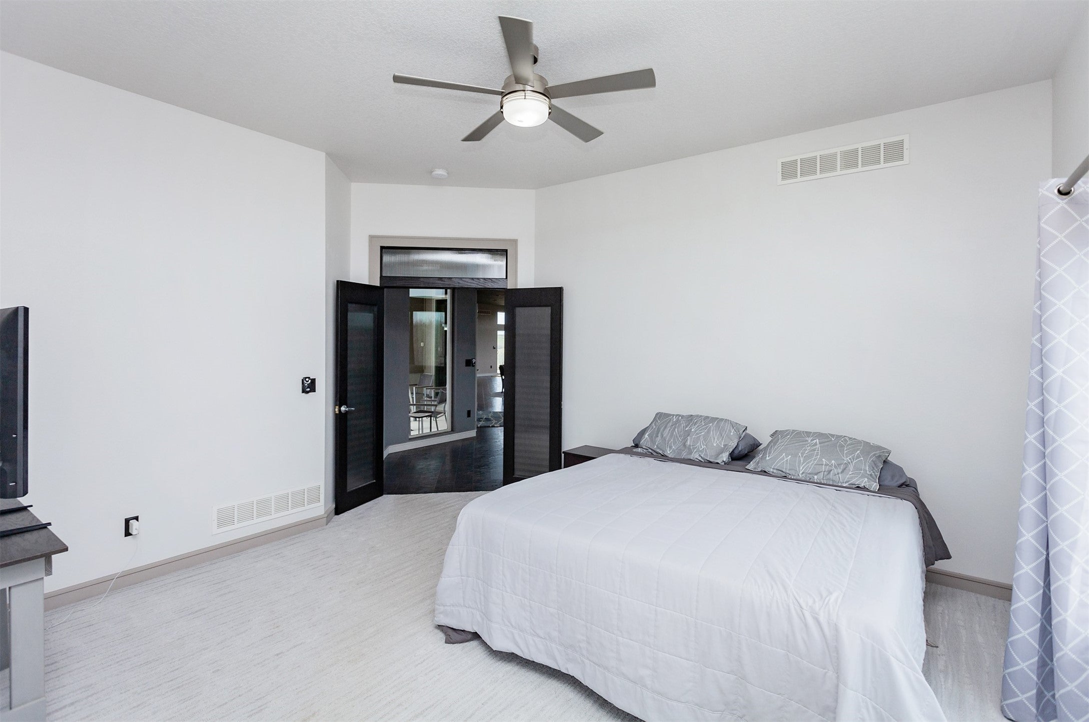 Van Meter, Iowa, 50261, United States, ,4 BathroomsBathrooms,Residential,Active,1757421